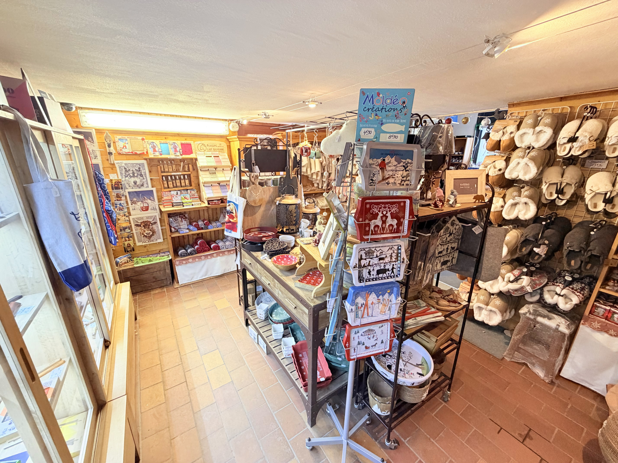 (73) ALBIEZ-MONTROND - MURS COMMERCIAUX - EMPLACEMENT No1 AU CŒUR DU VILLAGE #4