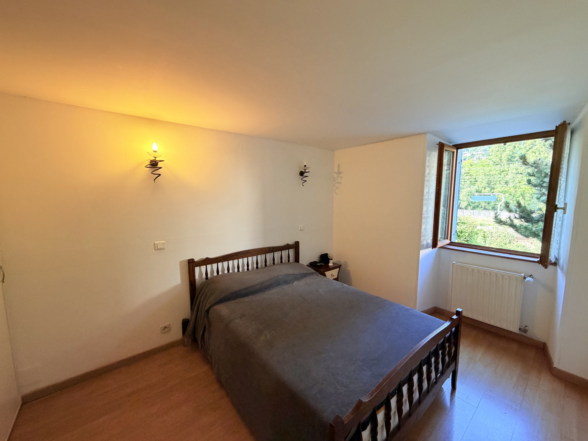 À VENDRE - BEVEL IMMOBILIER (73) SAINT-MICHEL-DE-MAURIENNE   HYPER CENTRE IMMEUBLE DE RAPPORT   200 m2 HABITAB #5