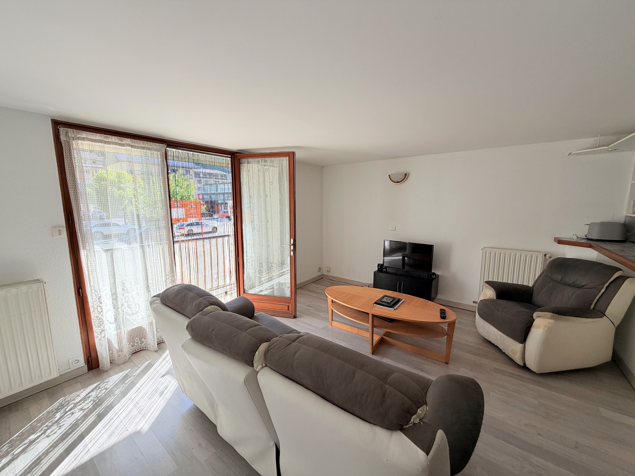 À VENDRE - BEVEL IMMOBILIER (73) SAINT-MICHEL-DE-MAURIENNE   HYPER CENTRE IMMEUBLE DE RAPPORT   200 m2 HABITAB #1