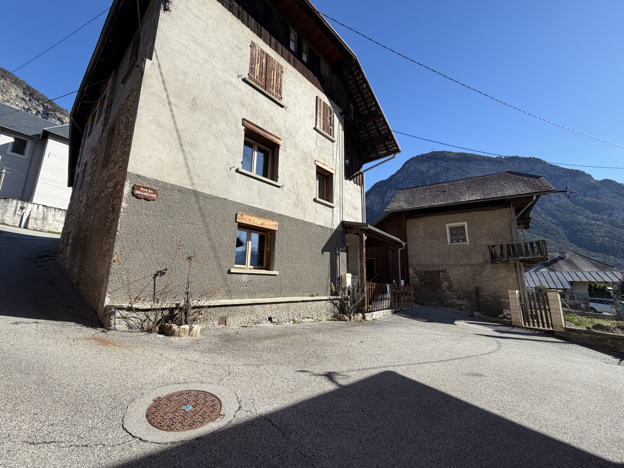 À VENDRE   MONTVERNIER (73) ENSEMBLE IMMOBILIER   ENVIRONNEMENT PRIVILÉGIÉ   VUE DÉGAGÉE #46