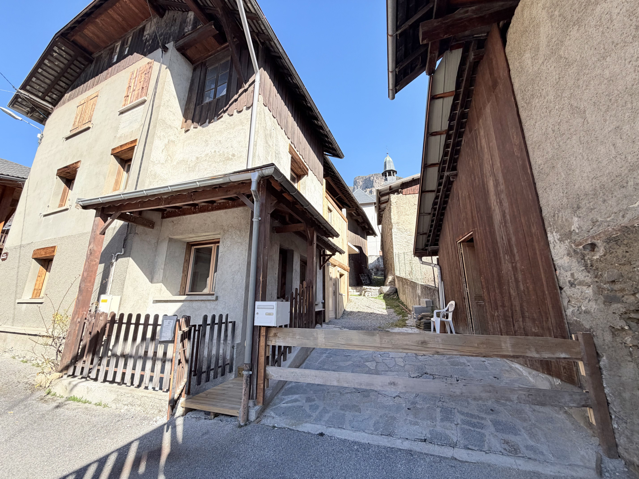 À VENDRE   MONTVERNIER (73) ENSEMBLE IMMOBILIER   ENVIRONNEMENT PRIVILÉGIÉ   VUE DÉGAGÉE #5