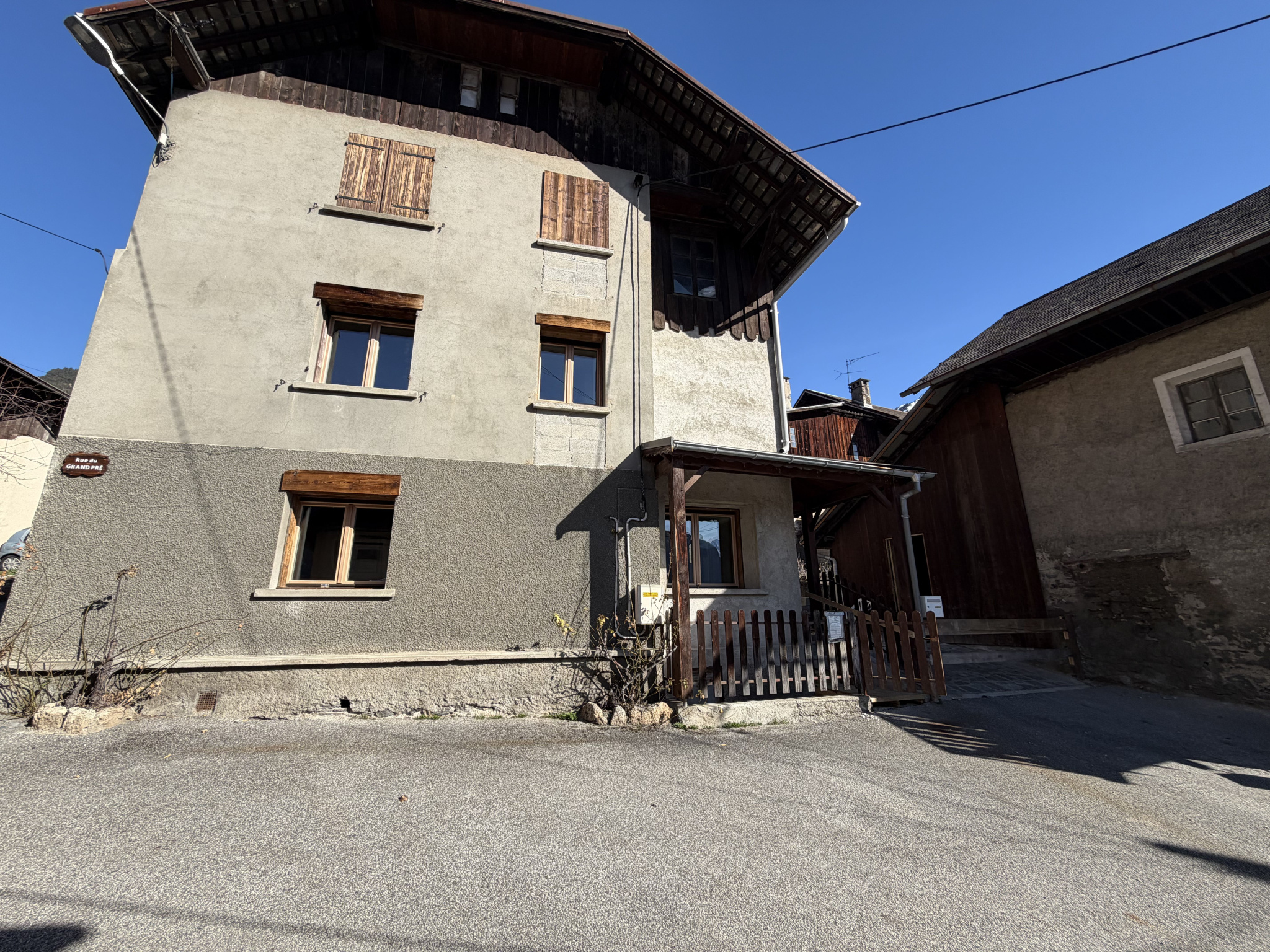 À VENDRE   MONTVERNIER (73) ENSEMBLE IMMOBILIER   ENVIRONNEMENT PRIVILÉGIÉ   VUE DÉGAGÉE #47