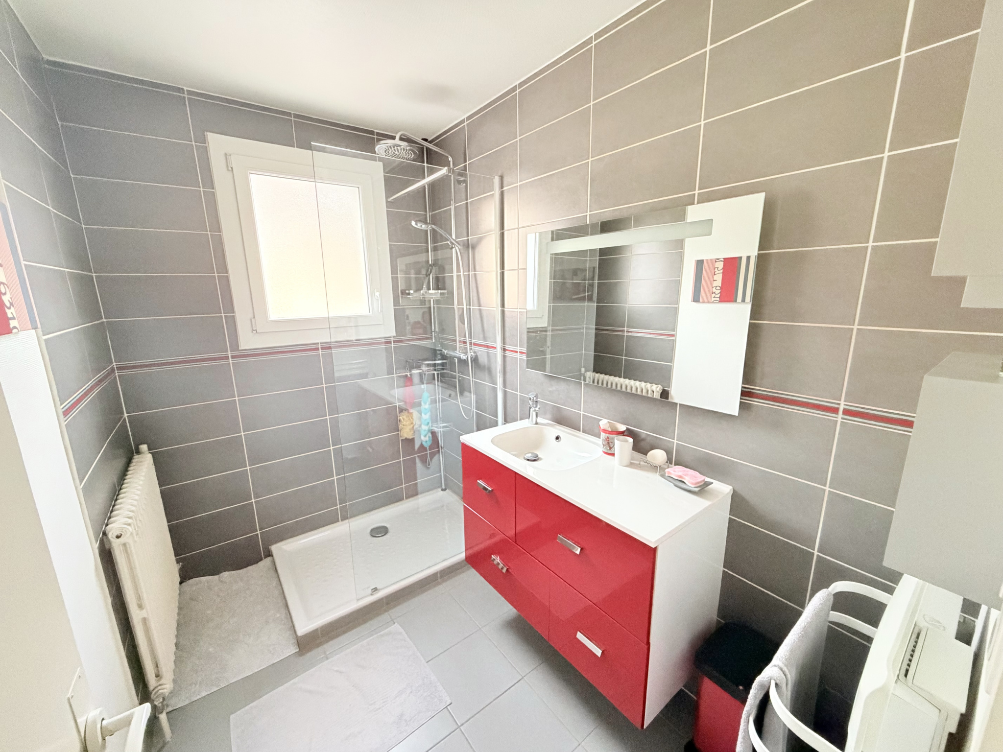 (73) SAINT-JEAN-DE-MAURIENNE - Charmant appartement - Centre-ville - Possibilité T3 - Places de parking & cave #4