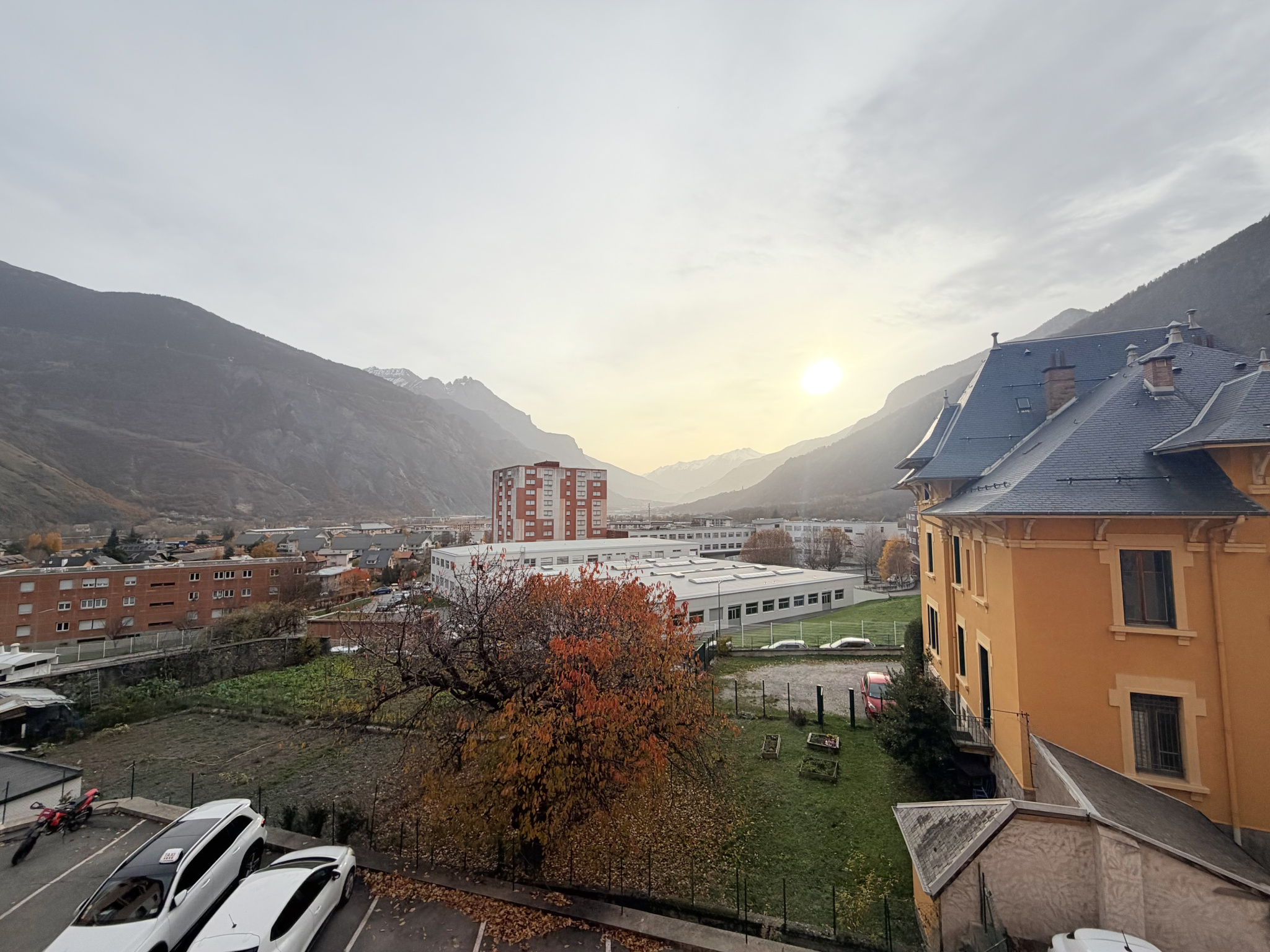 (73) SAINT-JEAN-DE-MAURIENNE - Charmant appartement - Centre-ville - Possibilité T3 - Places de parking & cave #5