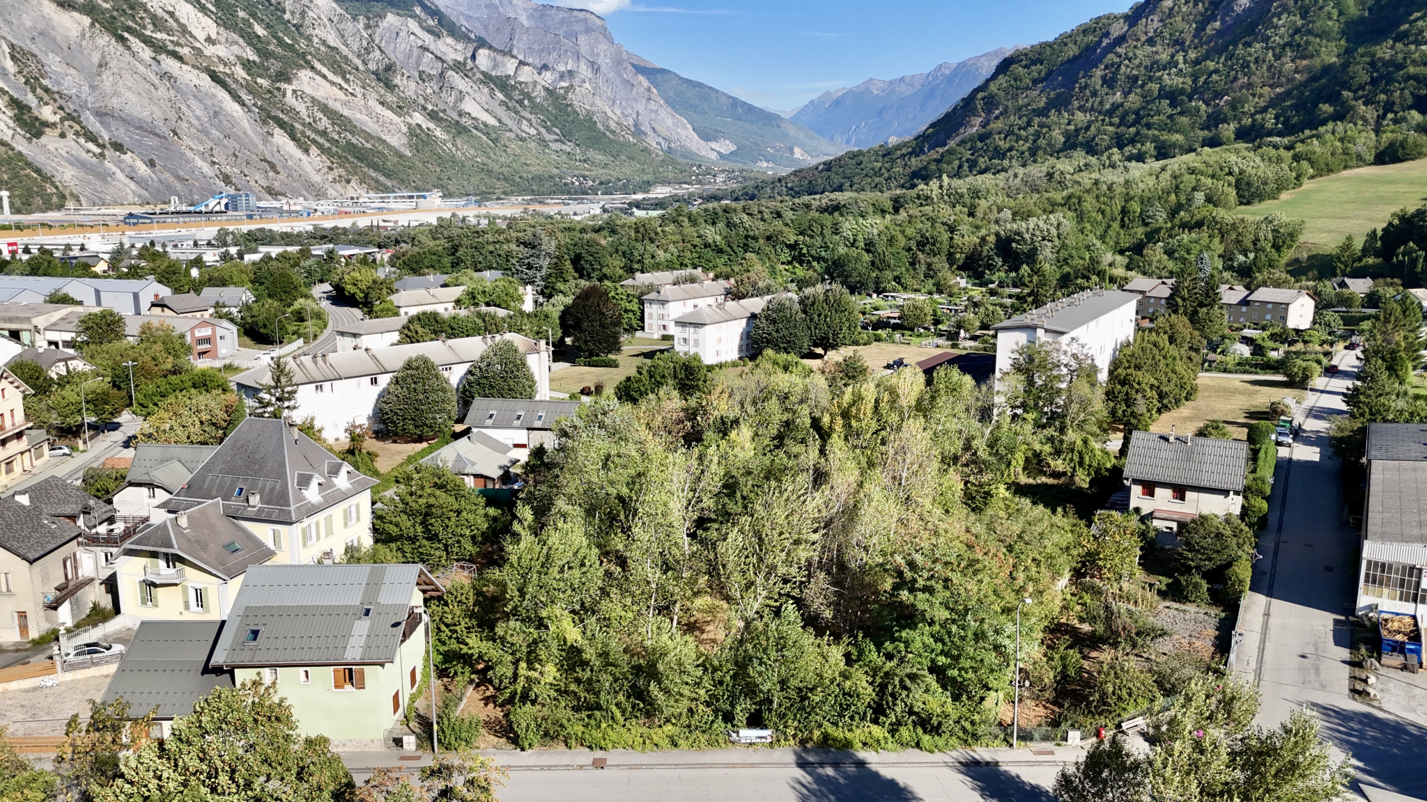 (73) SAINT JEAN DE MAURIENNE  - Rare Terrain constructible - Proche centre ville - Opportunité rare - 4482m2 #6