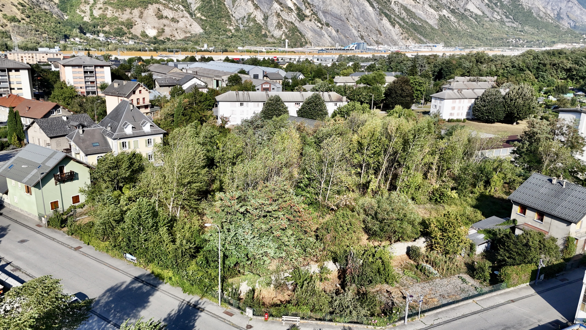 (73) SAINT JEAN DE MAURIENNE  - Rare Terrain constructible - Proche centre ville - Opportunité rare - 4482m2 #4