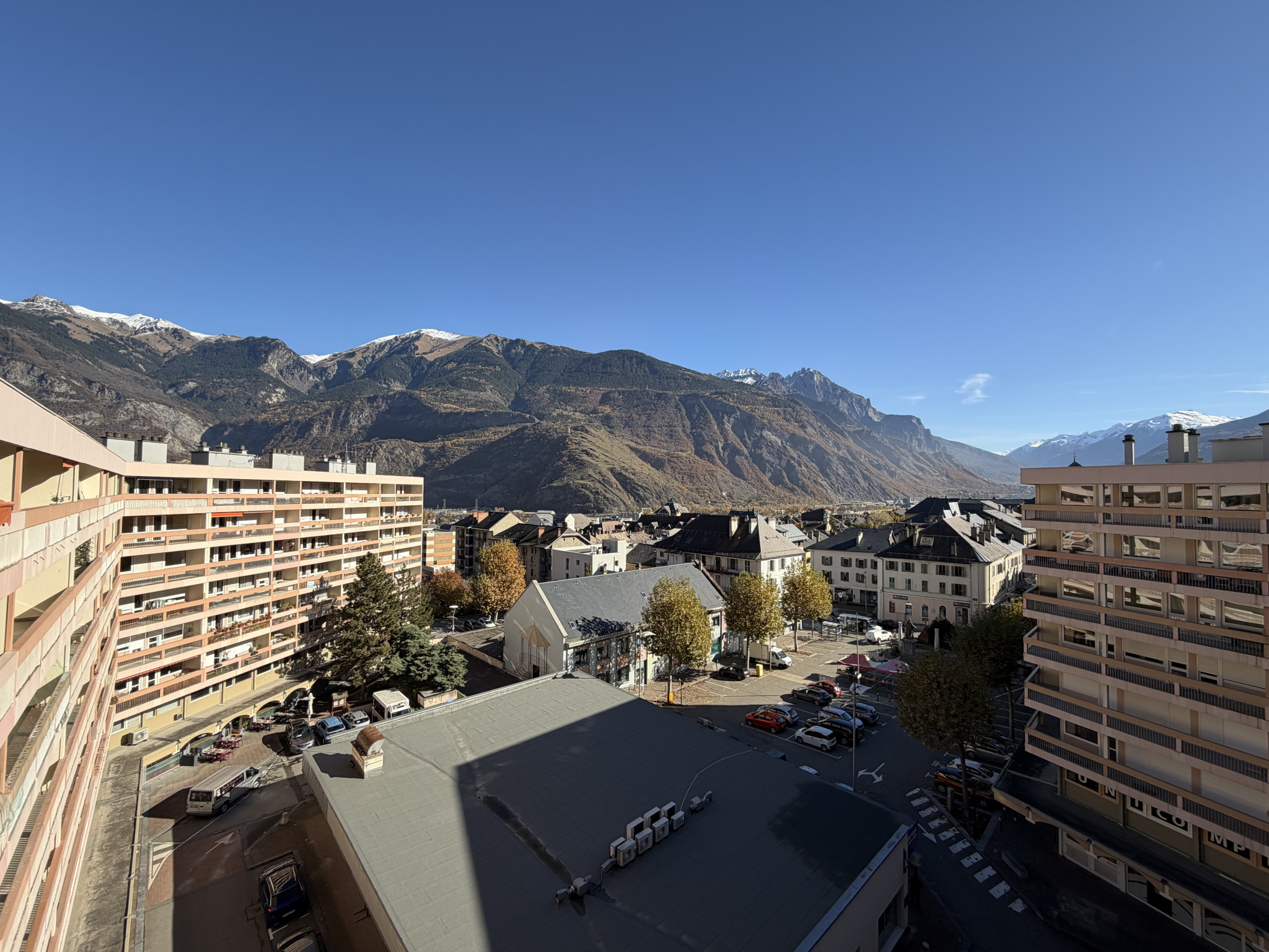 (73) SAINT-JEAN-DE-MAURIENNE - Appartement T5 idéal - Hyper centre - Balcon - Cave & Garage #2