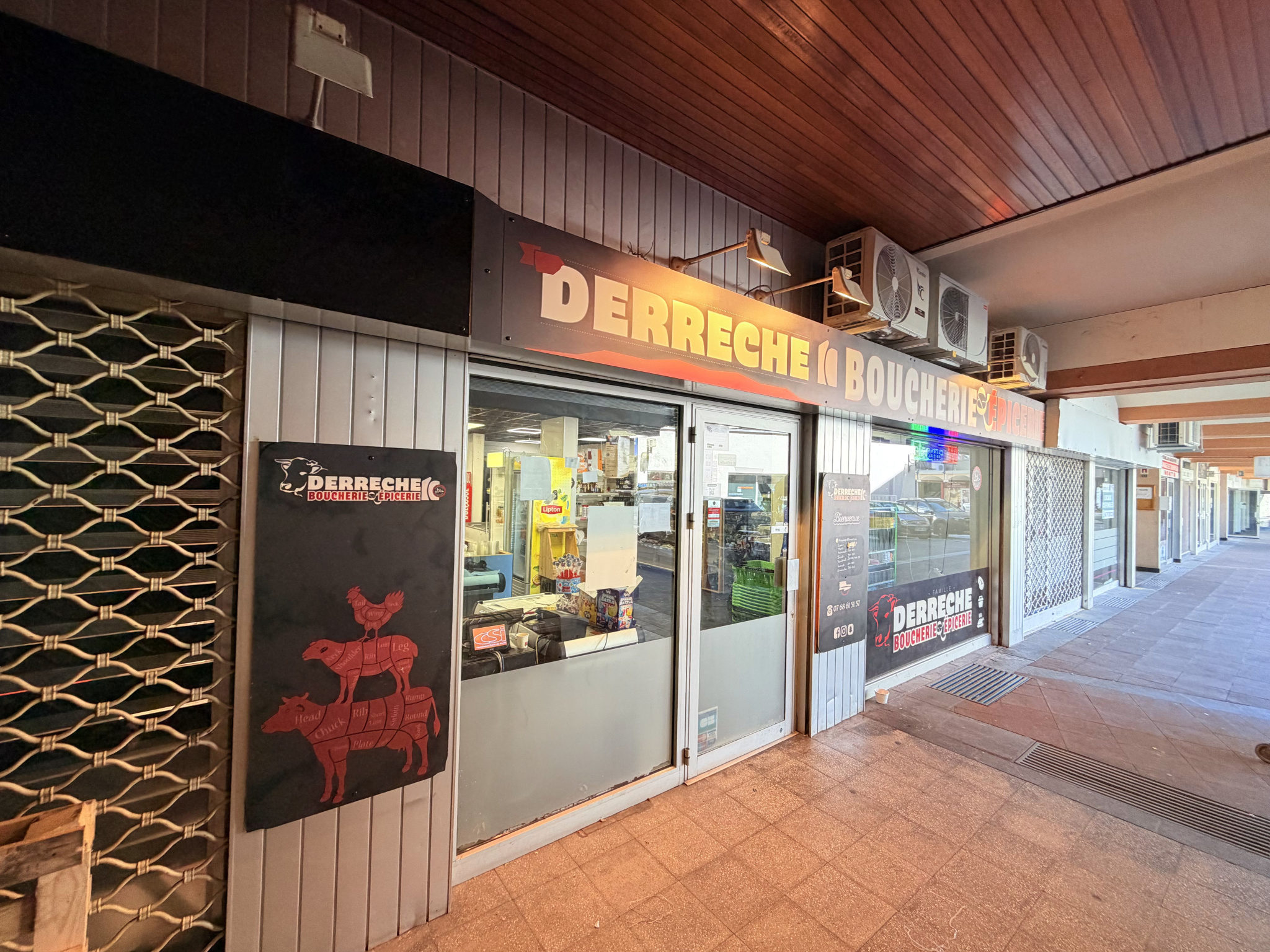À VENDRE SAINT-JEAN-DE-MAURIENNE CENTRE-VILLE MURS COMMERCIAUX LOUÉS 160 m2 INVESTISSEMENT LOCATIF RENTABILITÉ #2
