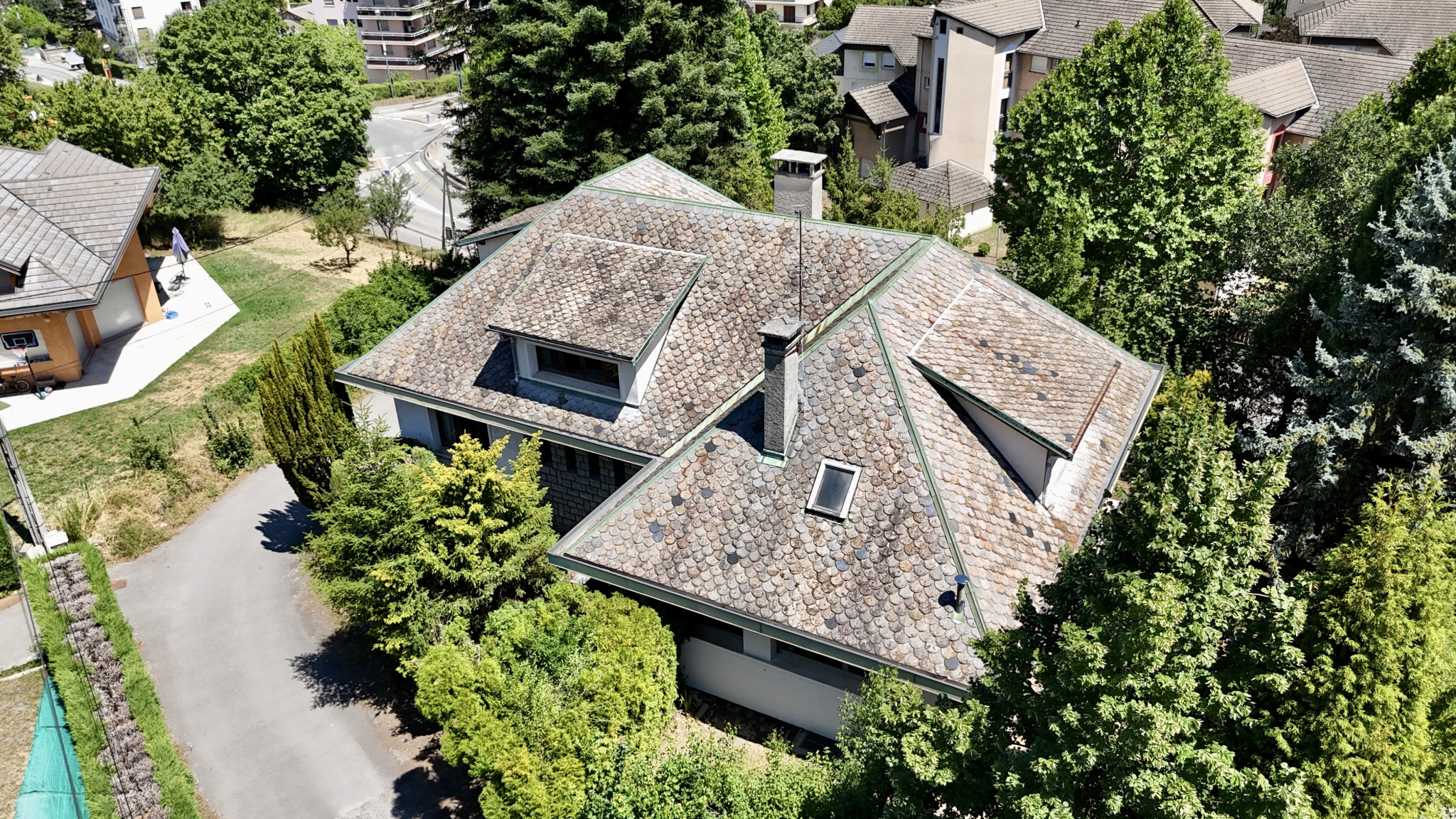 (73) ST-JEAN-DE-MAURIENNE - Maison de caractère - Fort potentiel d’aménagement - 6 chambres - Jardin - Garages #4