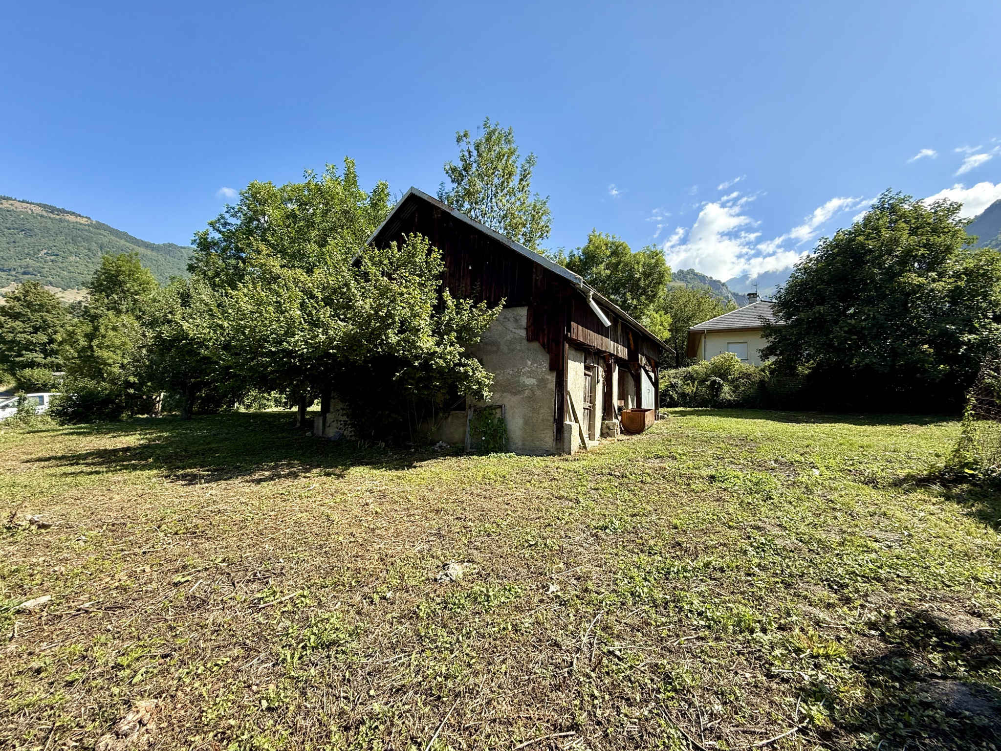 (73) Saint Avre - Terrain constructible et viabilisé - 1147m2 + 408m2 de jardin #5