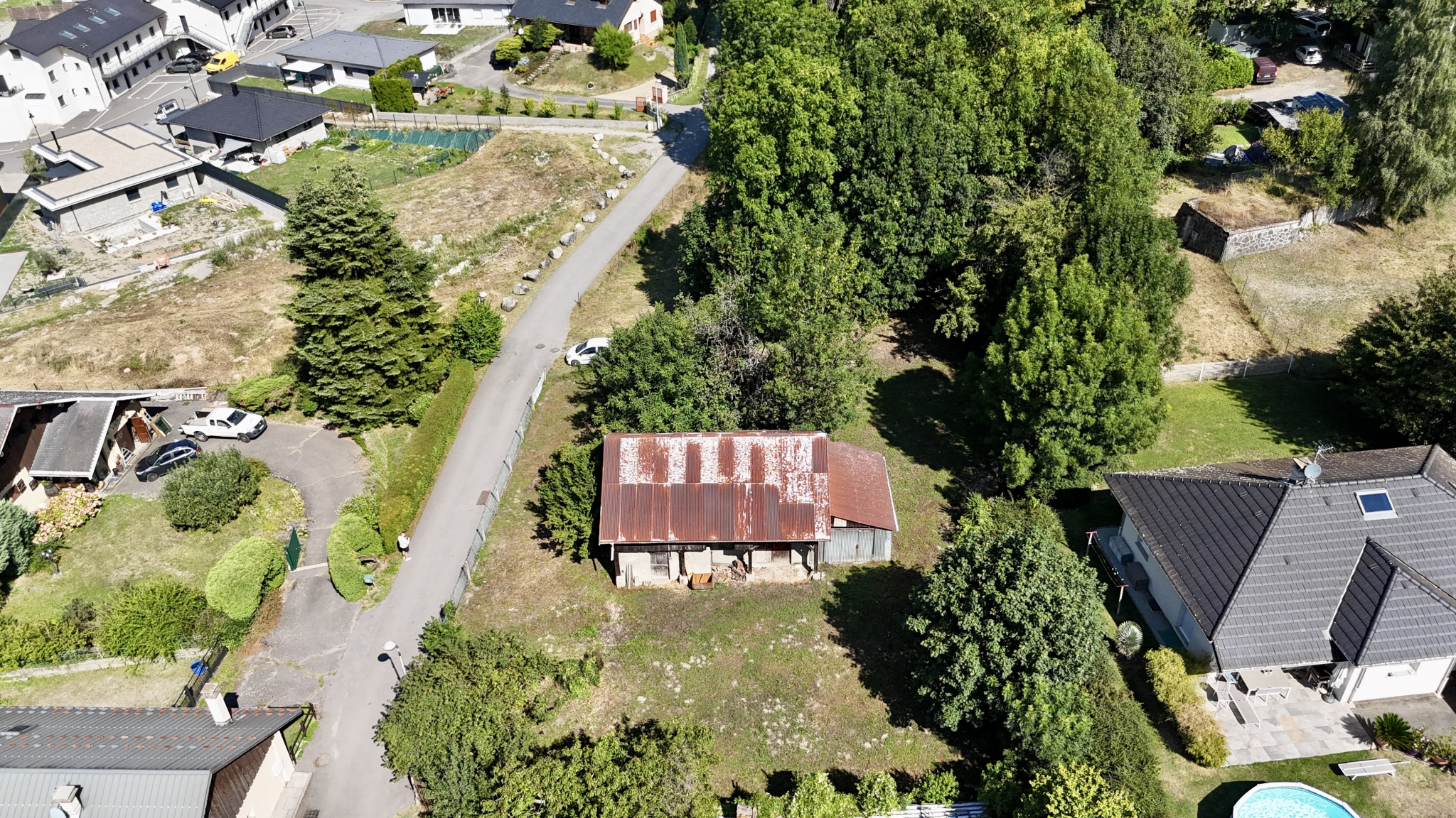 (73) Saint Avre - Terrain constructible et viabilisé - 1147m2 + 408m2 de jardin #2