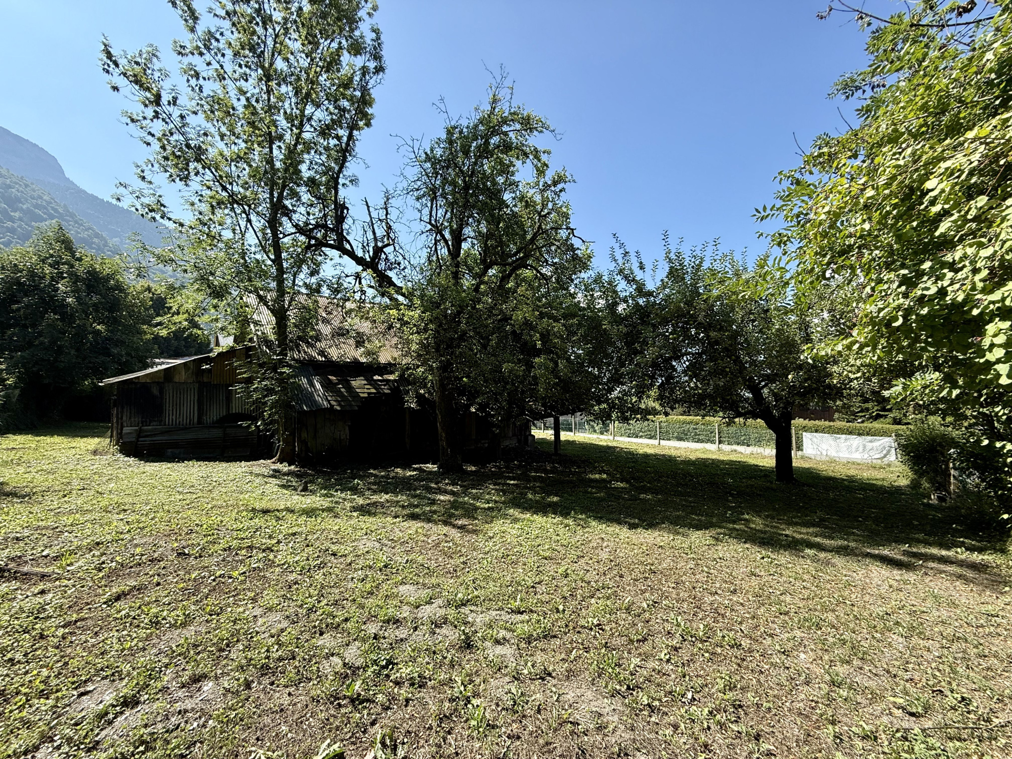 (73) Saint Avre - Terrain constructible et viabilisé - 1147m2 + 408m2 de jardin #11