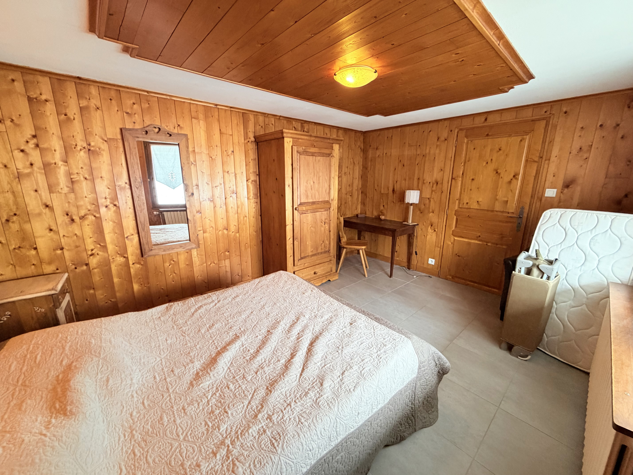 (73) ALBIEZ MONTROND -Appartement T3 - Jardin privatif 70 m2 & Terrasse 28 m2 - Exposition Sud - Place parking #6