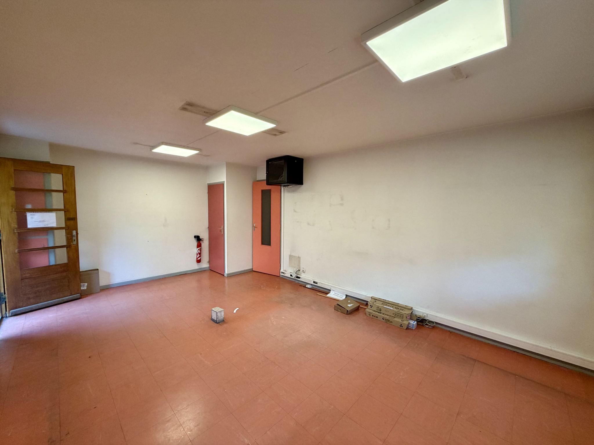 (73) SAINT-JEAN-DE-MAURIENNE - LOCAL PROFESSIONNEL 80m2  - CENTRE-VILLE #3