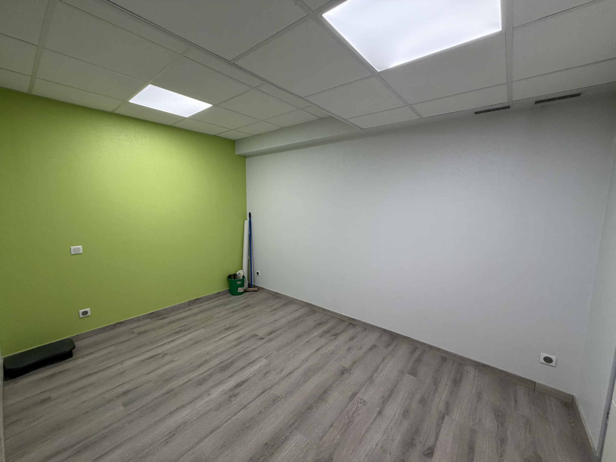 (73) SAINT-JEAN-DE-MAURIENNE - LOCAL PROFESSIONNEL 80m2  - CENTRE-VILLE #6