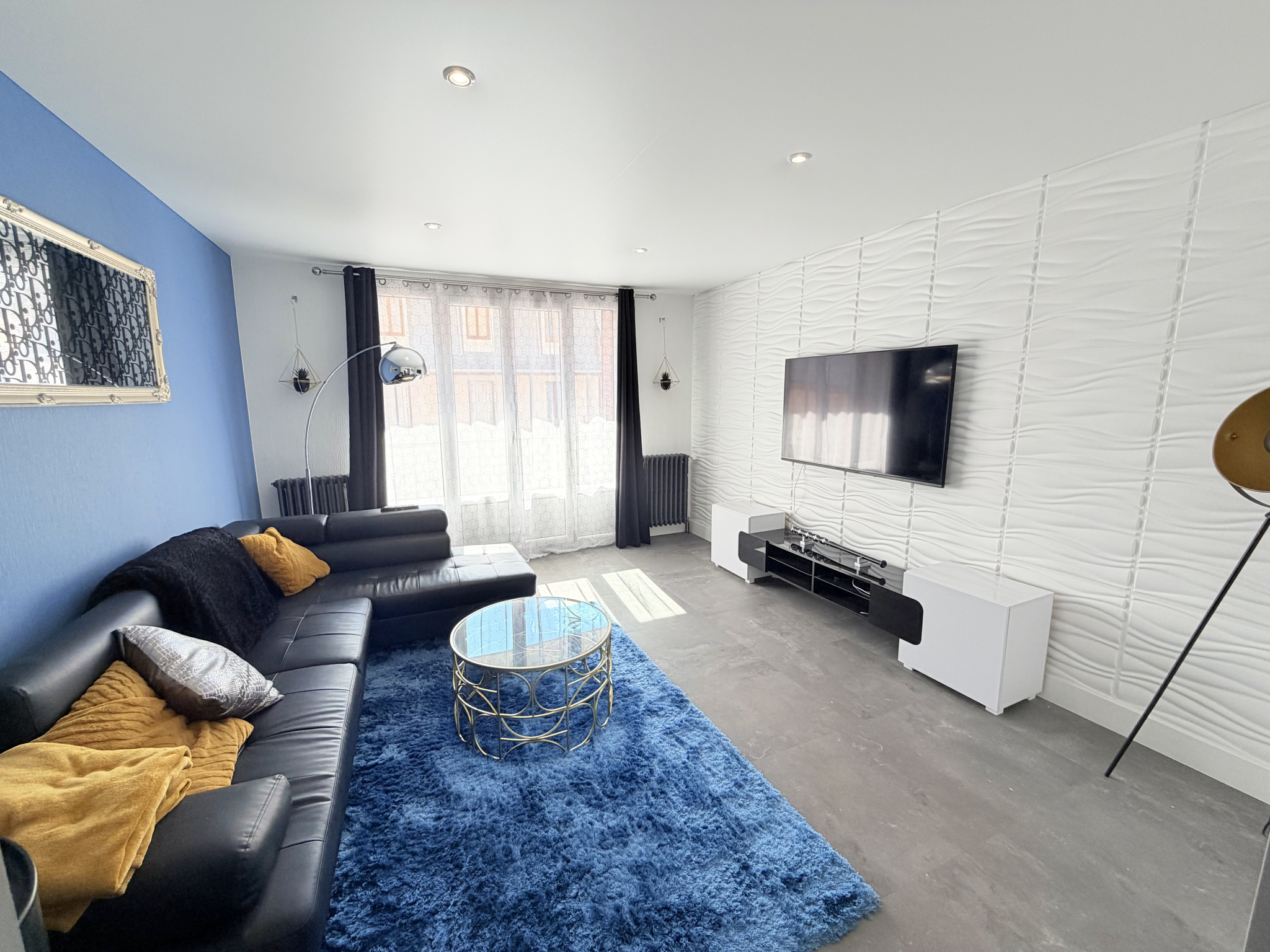 (73) SAINT-JEAN-DE-MAURIENNE - APPARTEMENT Rénové en 2021 - T3 - CAVE - BALCONS - PLACE de PARKING #13