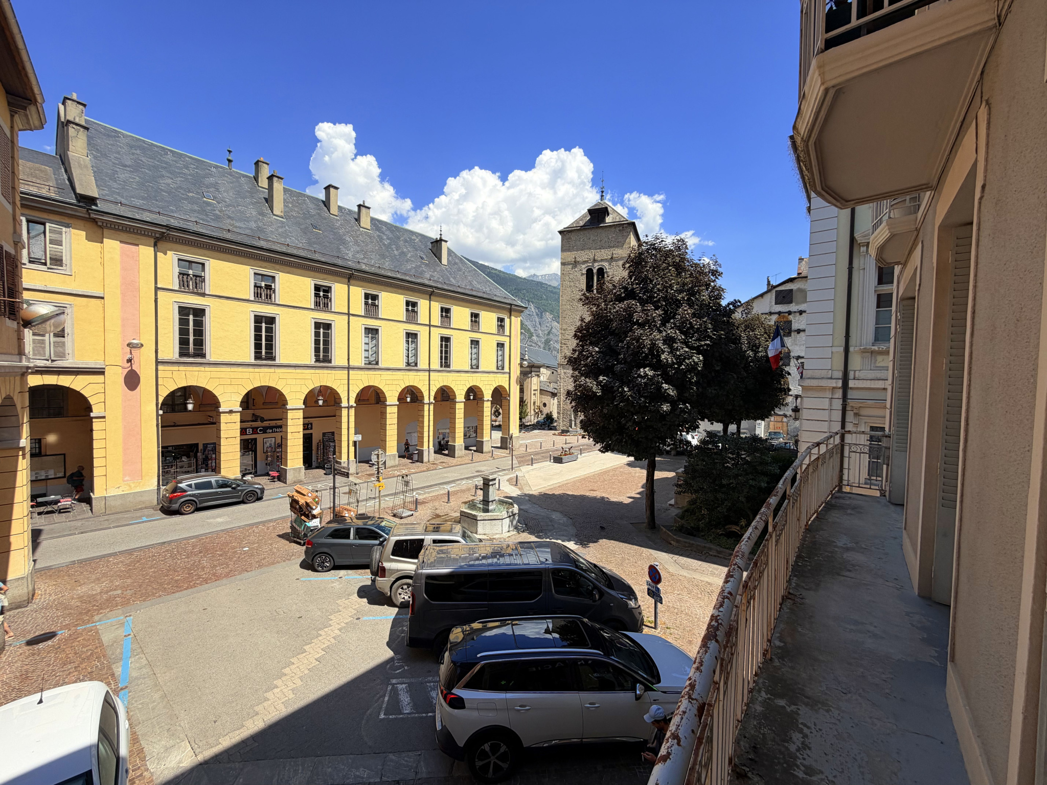 À VENDRE   EXCLUSIVITÉ (73) SAINT-JEAN-DE-MAURIENNE   HYPERCENTRE   APPARTEMENT T3   90,79 m2   BALCON #5