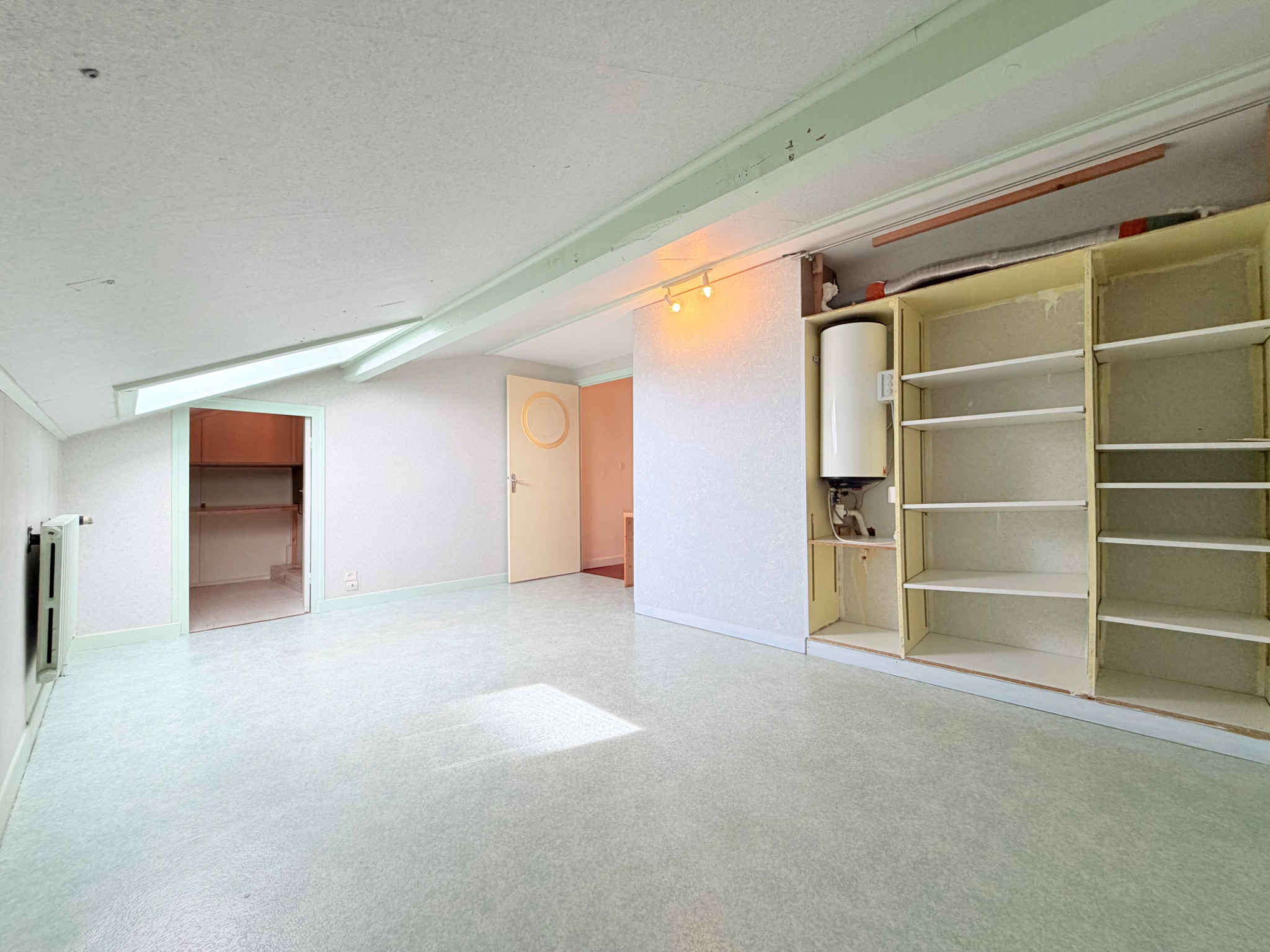 (73) VILLARGONDRAN - Jolie maison avec beaux extérieurs - 5 chambres - Garage & Atelier - Véranda - Rare à la #20