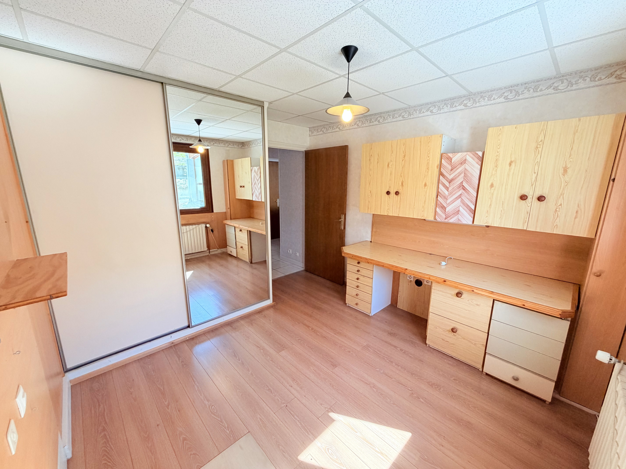 (73) VILLARGONDRAN - Jolie maison avec beaux extérieurs - 5 chambres - Garage & Atelier - Véranda - Rare à la #34