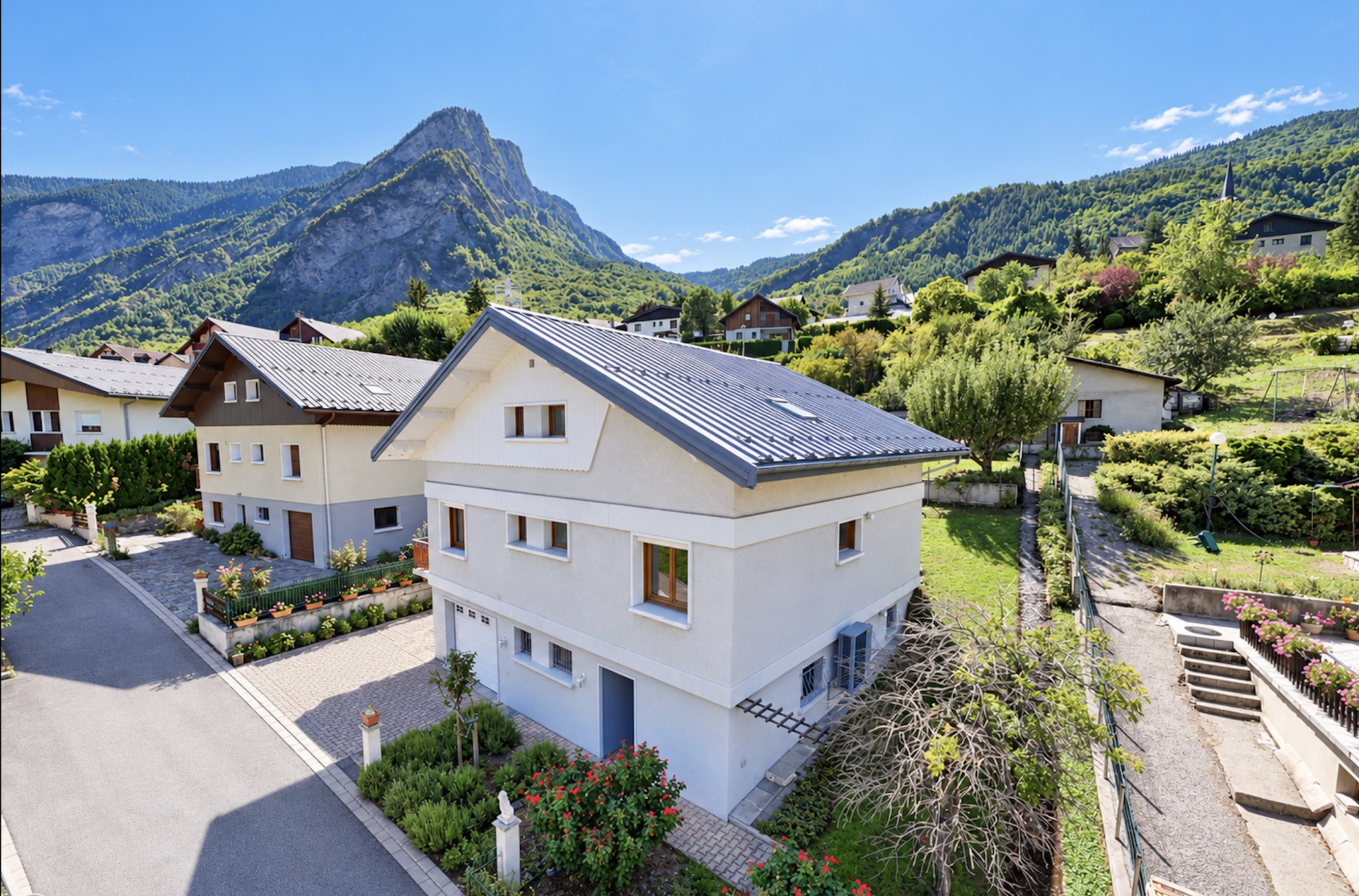 (73) VILLARGONDRAN - Jolie maison avec beaux extérieurs - 5 chambres - Garage & Atelier - Véranda - Rare à la #19