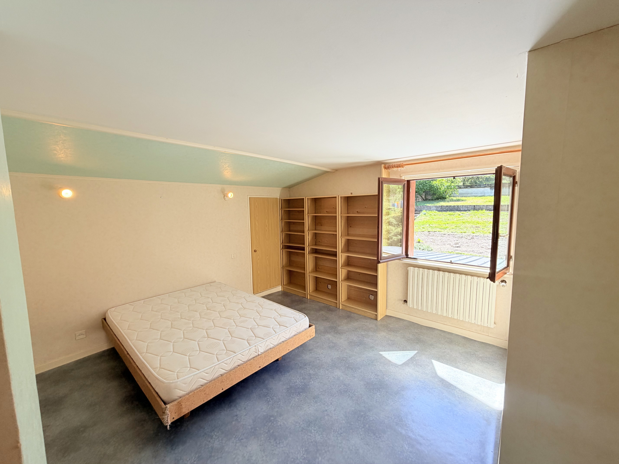 (73) VILLARGONDRAN - Jolie maison avec beaux extérieurs - 5 chambres - Garage & Atelier - Véranda - Rare à la #15