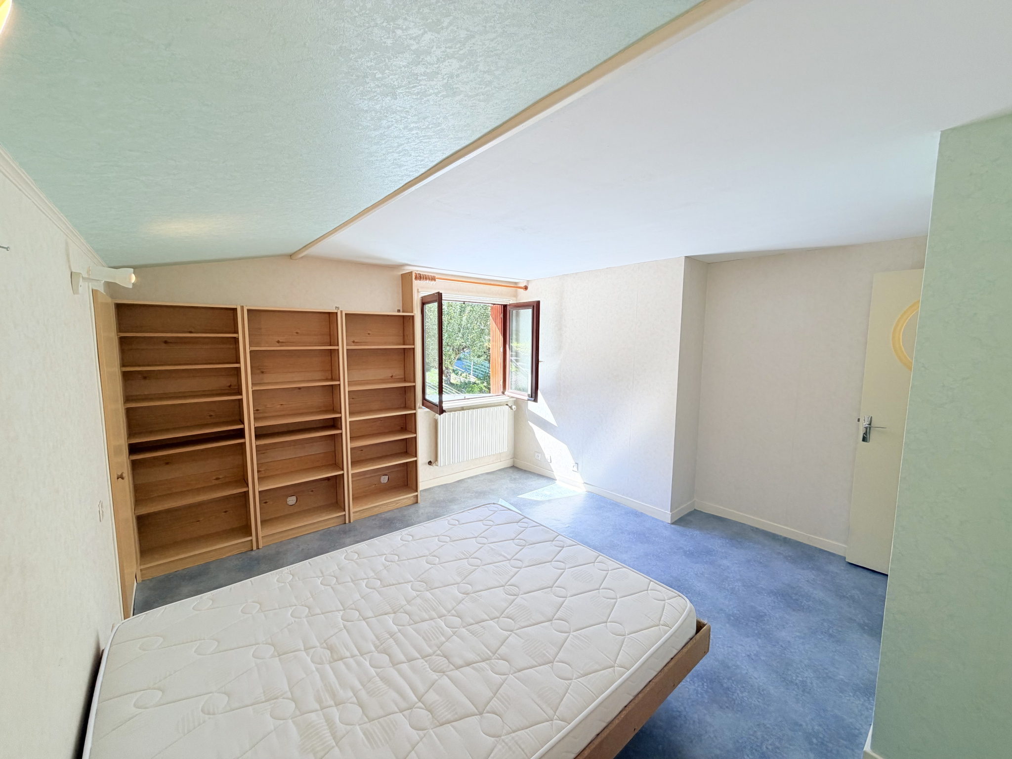 (73) VILLARGONDRAN - Jolie maison avec beaux extérieurs - 5 chambres - Garage & Atelier - Véranda - Rare à la #16