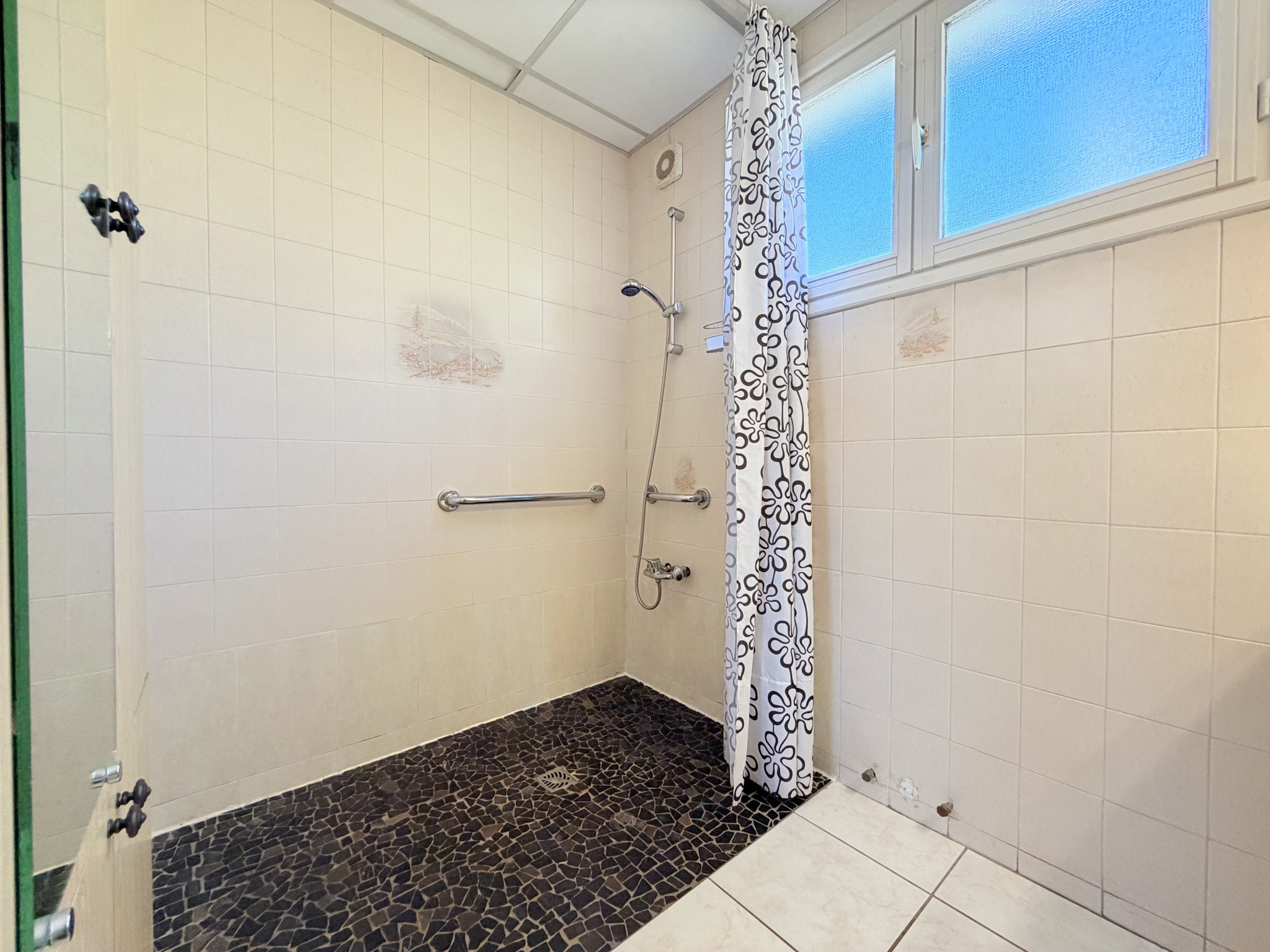 (73) VILLARGONDRAN - Jolie maison avec beaux extérieurs - 5 chambres - Garage & Atelier - Véranda - Rare à la #21