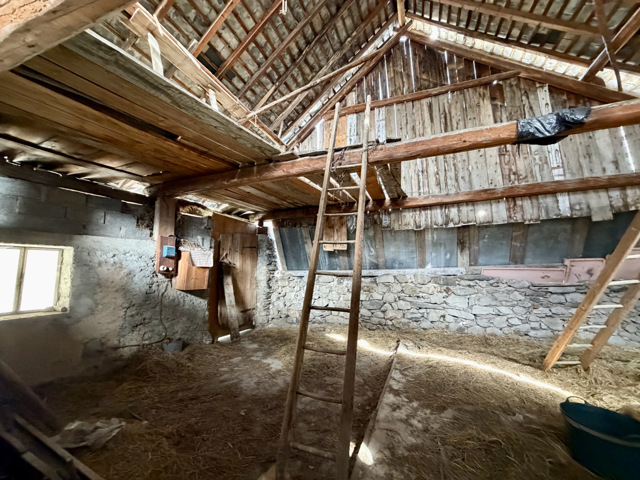 (73) À VENDRE - FONTCOUVERTE-LA-TOUSSUIRE PROJET RÉNOVATION & FORT POTENTIEL #15