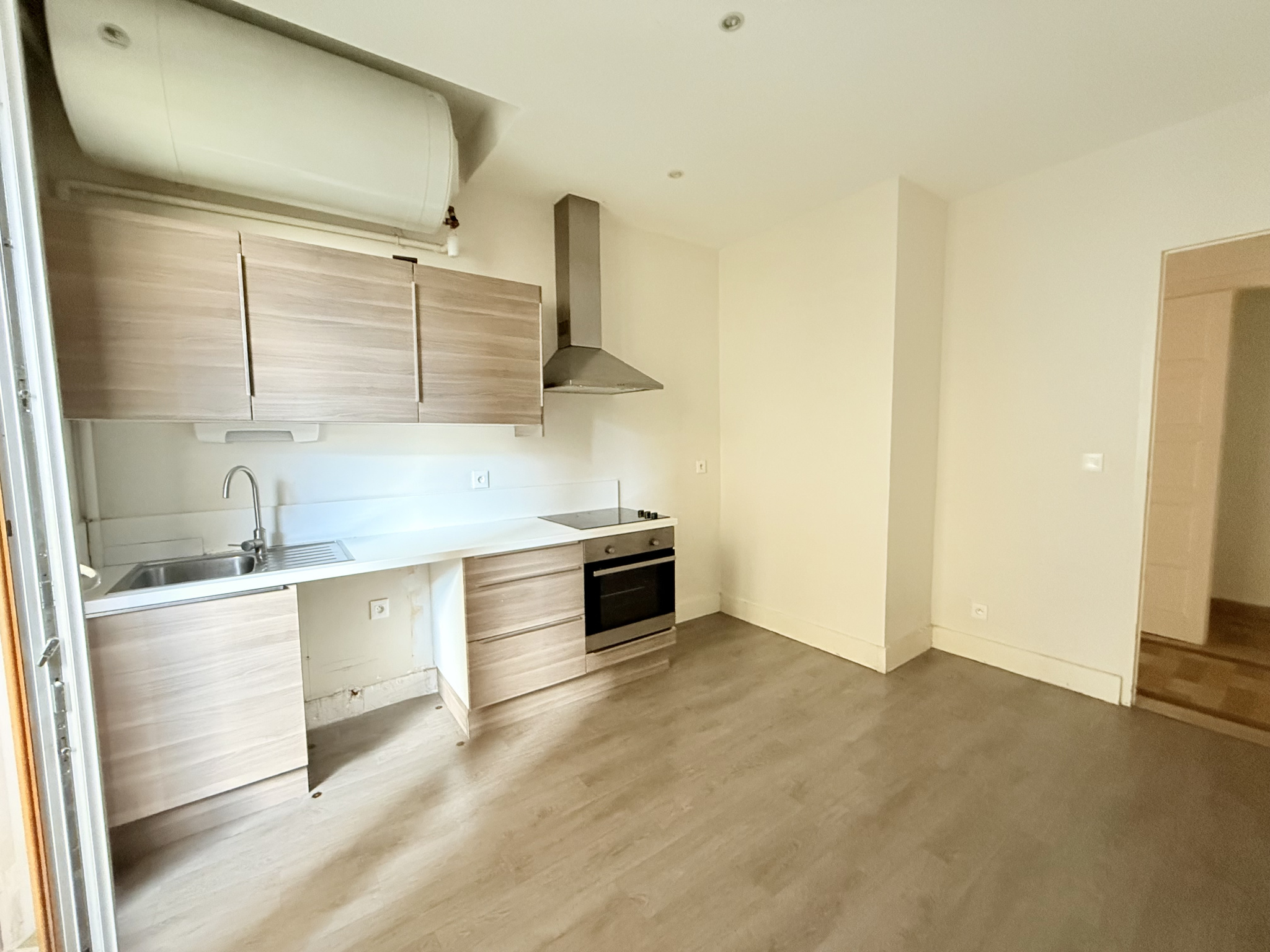 (73) SAINT JEAN DE MAURIENNE - HYPER CENTRE -Rare appartement T2 - Possibilité T3 - Terrasse #8