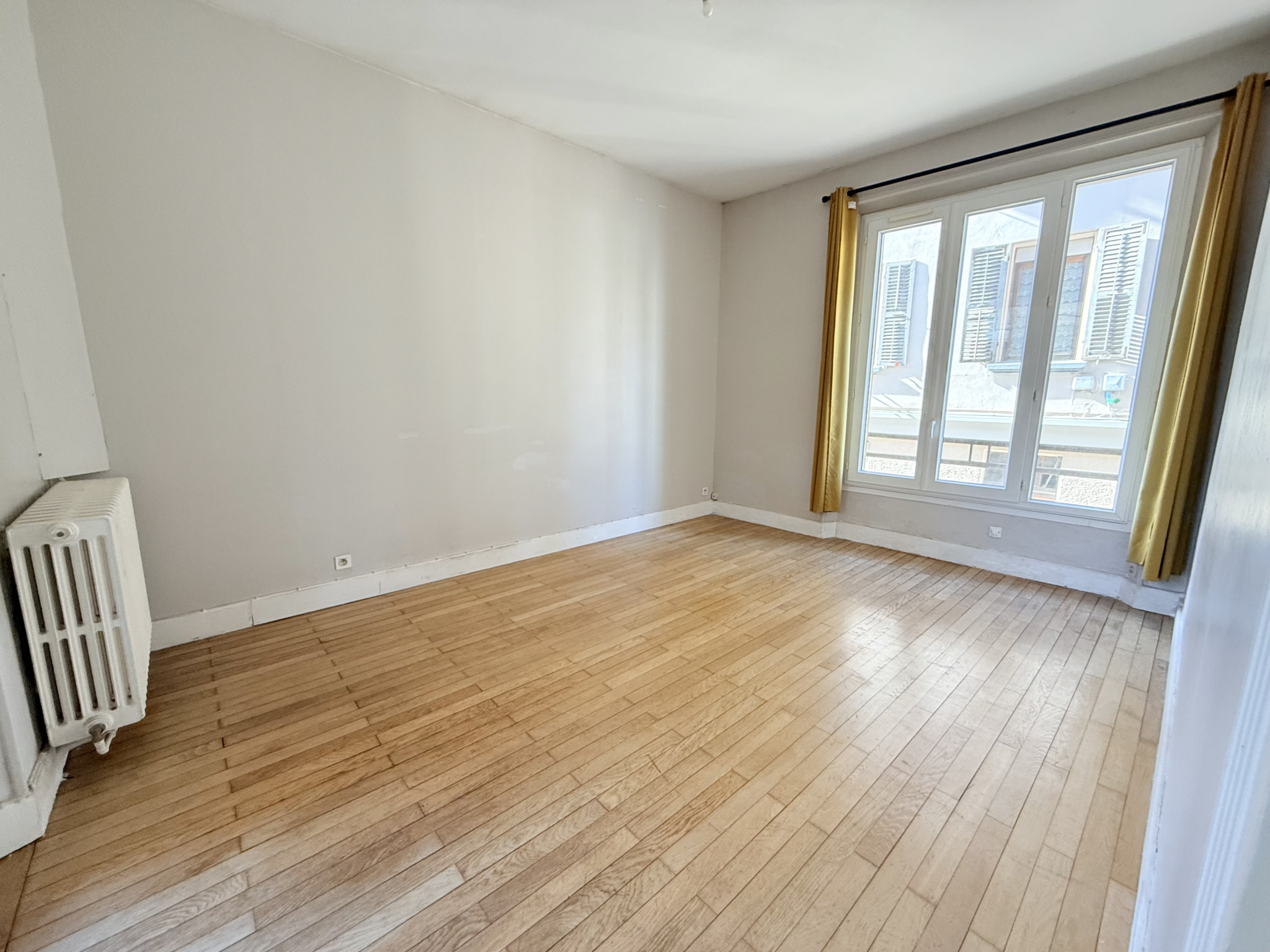 (73) SAINT JEAN DE MAURIENNE - HYPER CENTRE -Rare appartement T2 - Possibilité T3 - Terrasse #16