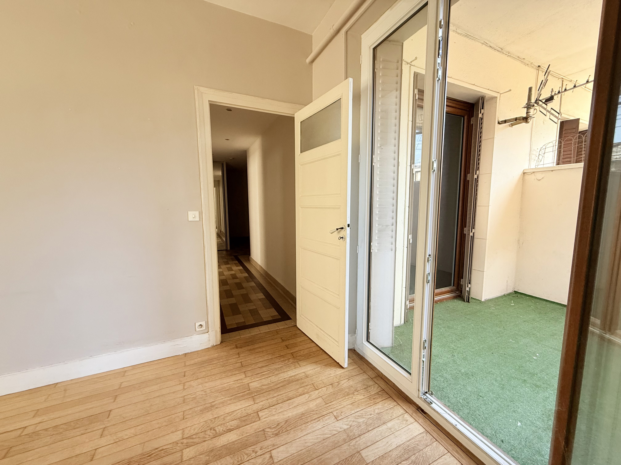 (73) SAINT JEAN DE MAURIENNE - HYPER CENTRE -Rare appartement T2 - Possibilité T3 - Terrasse #4