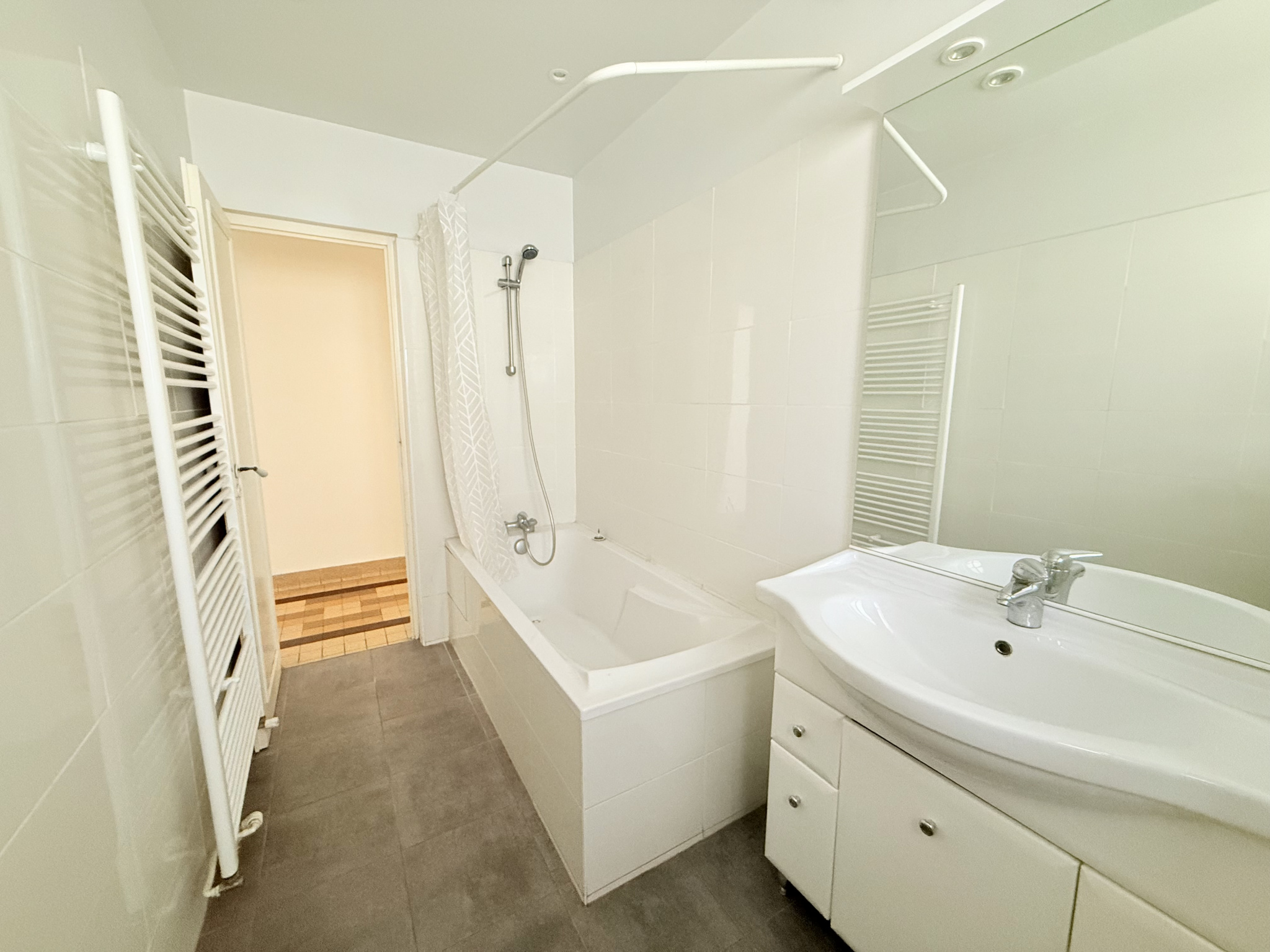 (73) SAINT JEAN DE MAURIENNE - HYPER CENTRE -Rare appartement T2 - Possibilité T3 - Terrasse #17