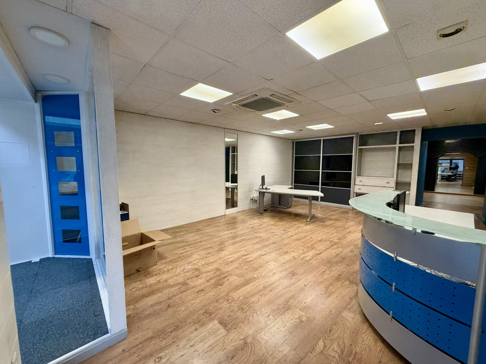 SAINT-JEAN-DE-MAURIENNE (73)   CENTRE-VILLE   LOCAL COMMERCIAL 111 m2 + CAVE 40 m2   EMPLACEMENT No1   VISIBIL #1