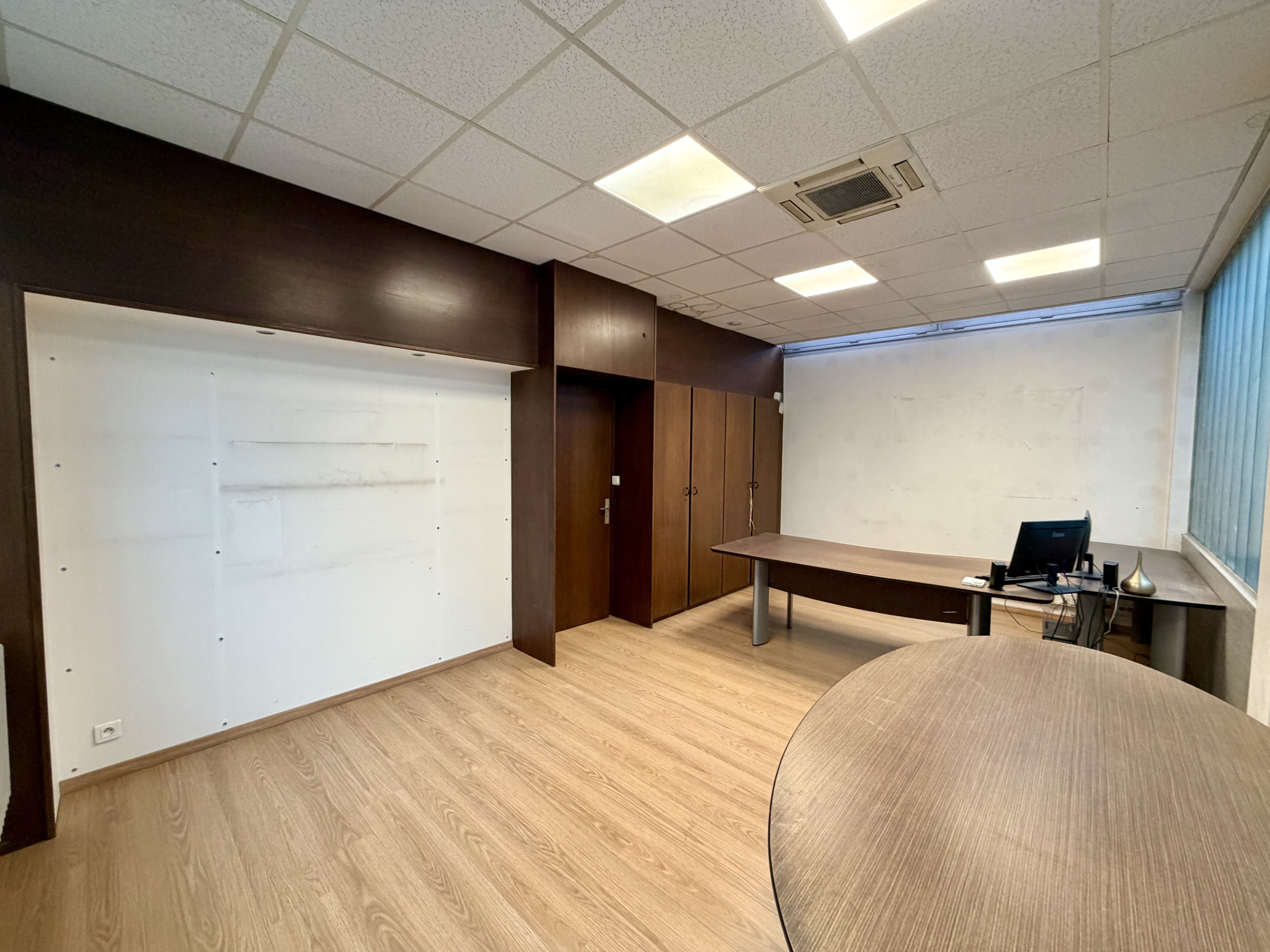 SAINT-JEAN-DE-MAURIENNE (73)   CENTRE-VILLE   LOCAL COMMERCIAL 111 m2 + CAVE 40 m2   EMPLACEMENT No1   VISIBIL #8