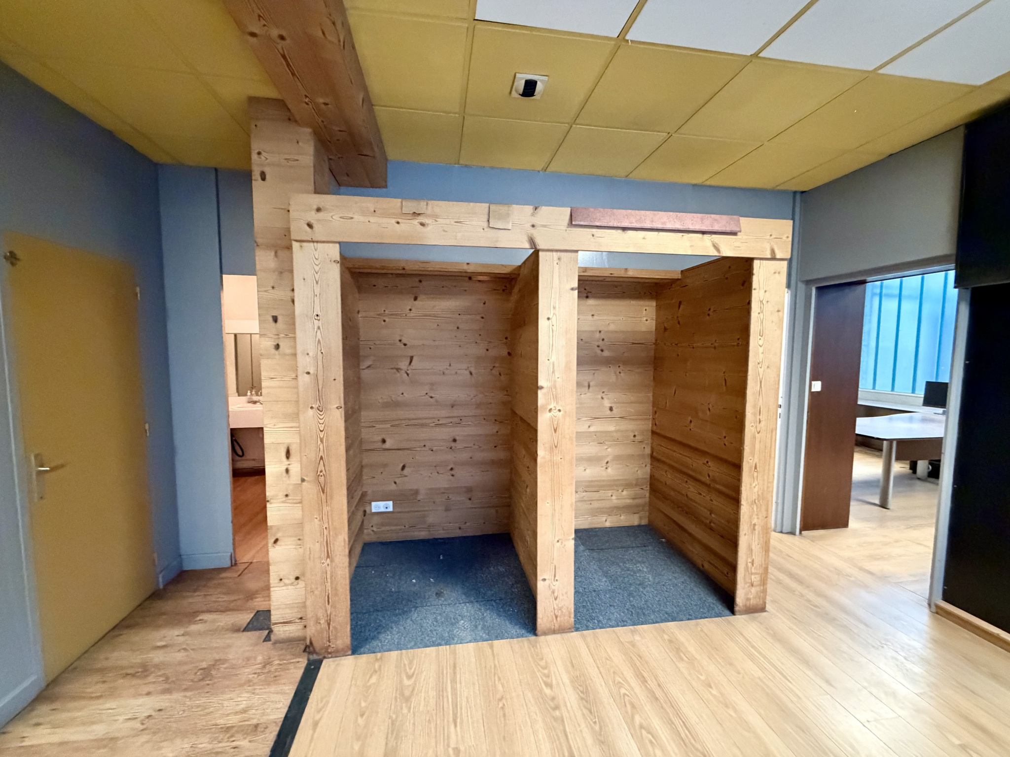 SAINT-JEAN-DE-MAURIENNE (73)   CENTRE-VILLE   LOCAL COMMERCIAL 111 m2 + CAVE 40 m2   EMPLACEMENT No1   VISIBIL #7