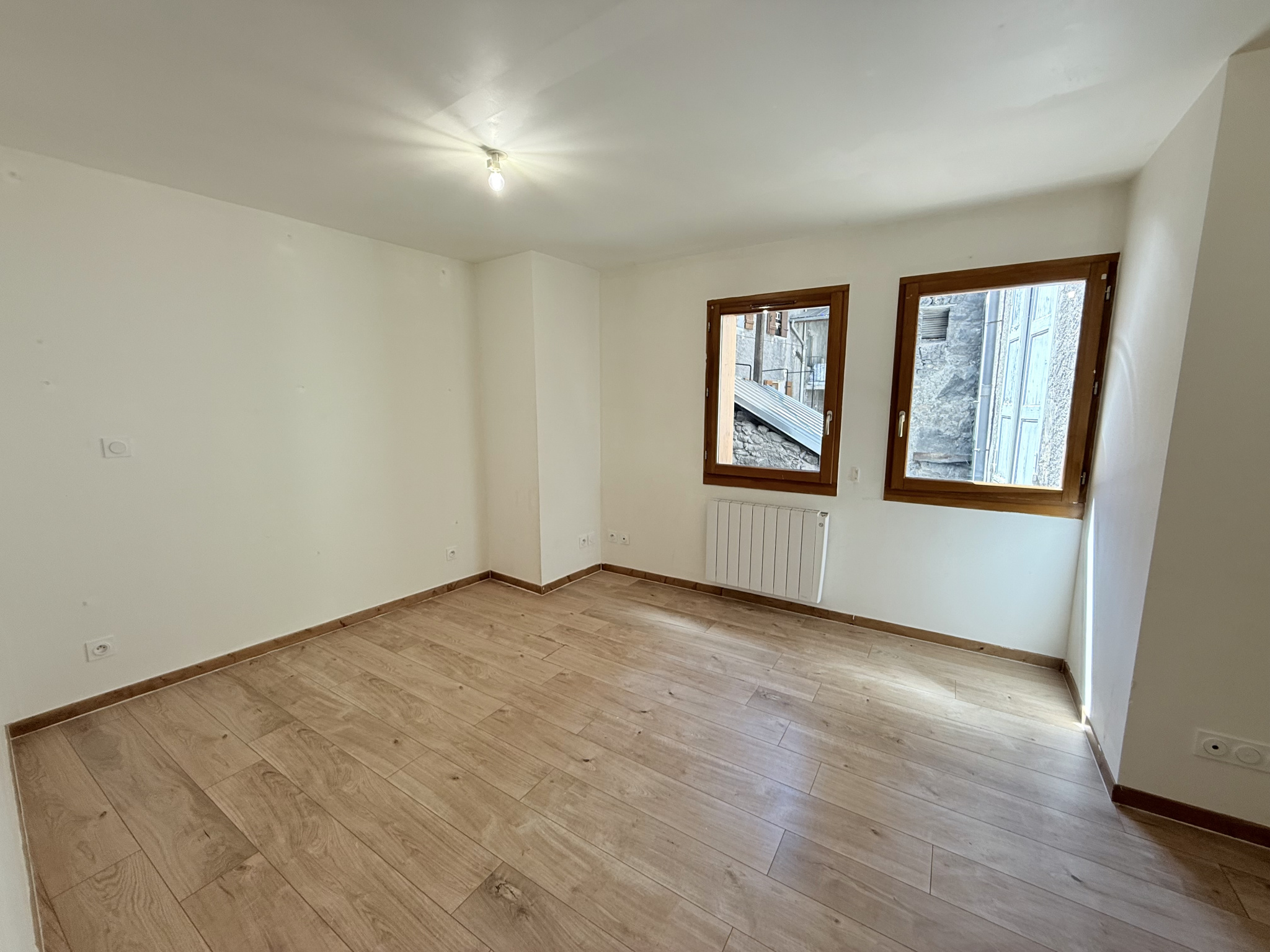 (73) SAINT-JEAN-DE-MAURIENNE - Appartement rénové hyper centre - Idéal investissement #9