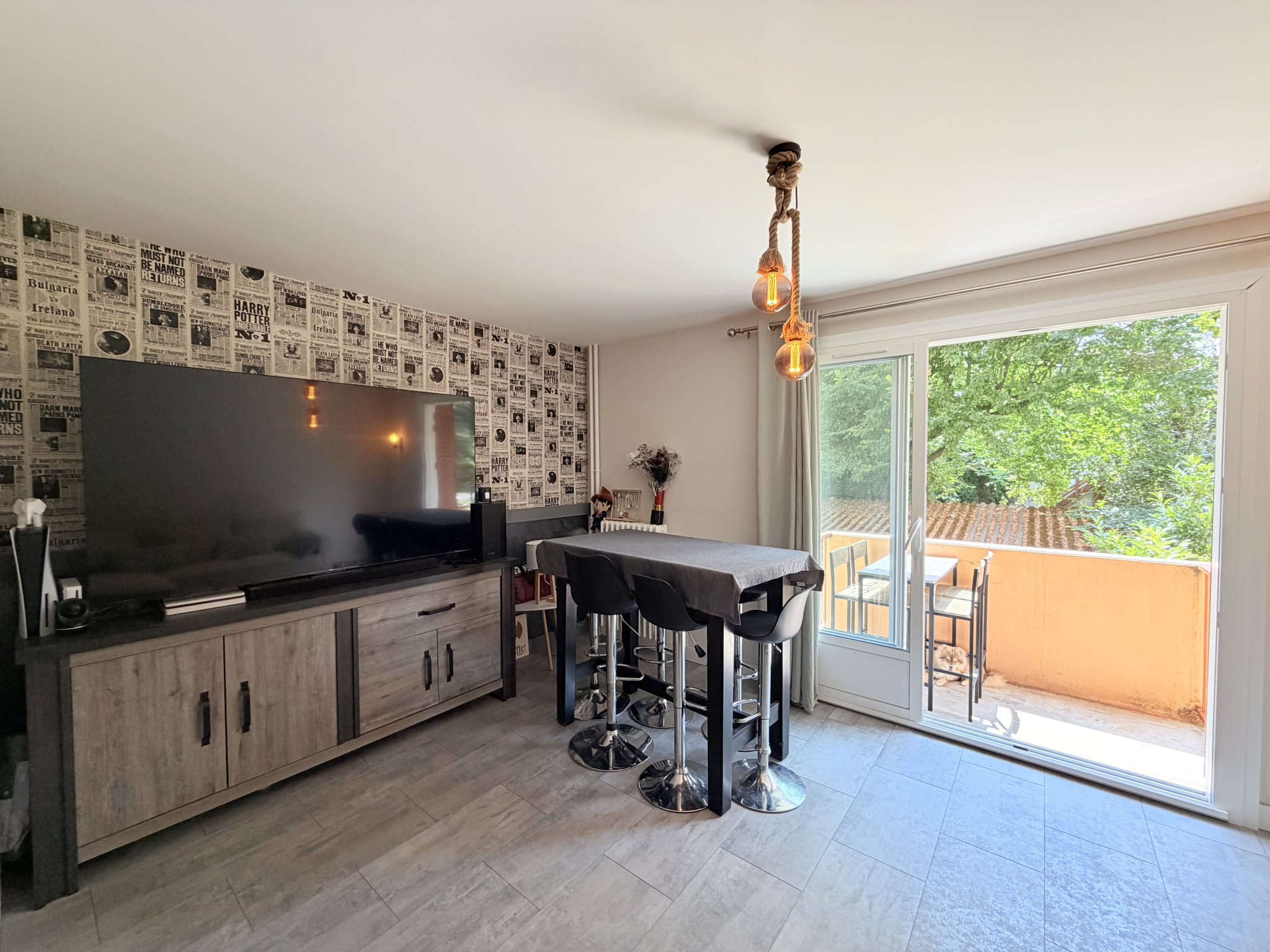 (73) Saint-Jean-de-Maurienne - Appartement T3 entièrement rénové - 2 chambres - 2 balcons - Garage - Cave - As #3