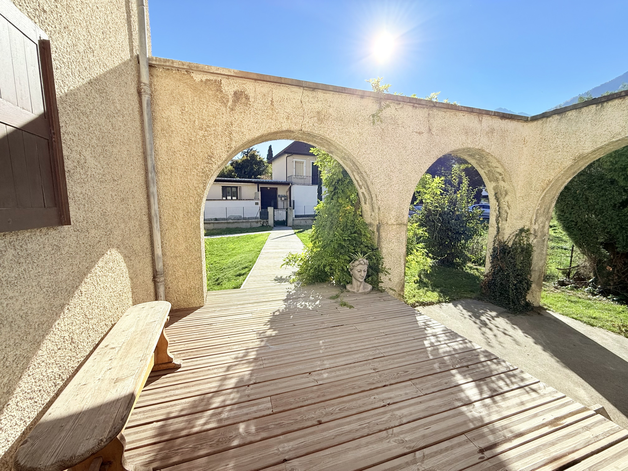 (73) SAINT-JEAN-DE-MAURIENNE - Rare Bâtiment centre - 2 T2 - Studio - Local commercial - Combles aménageables #12