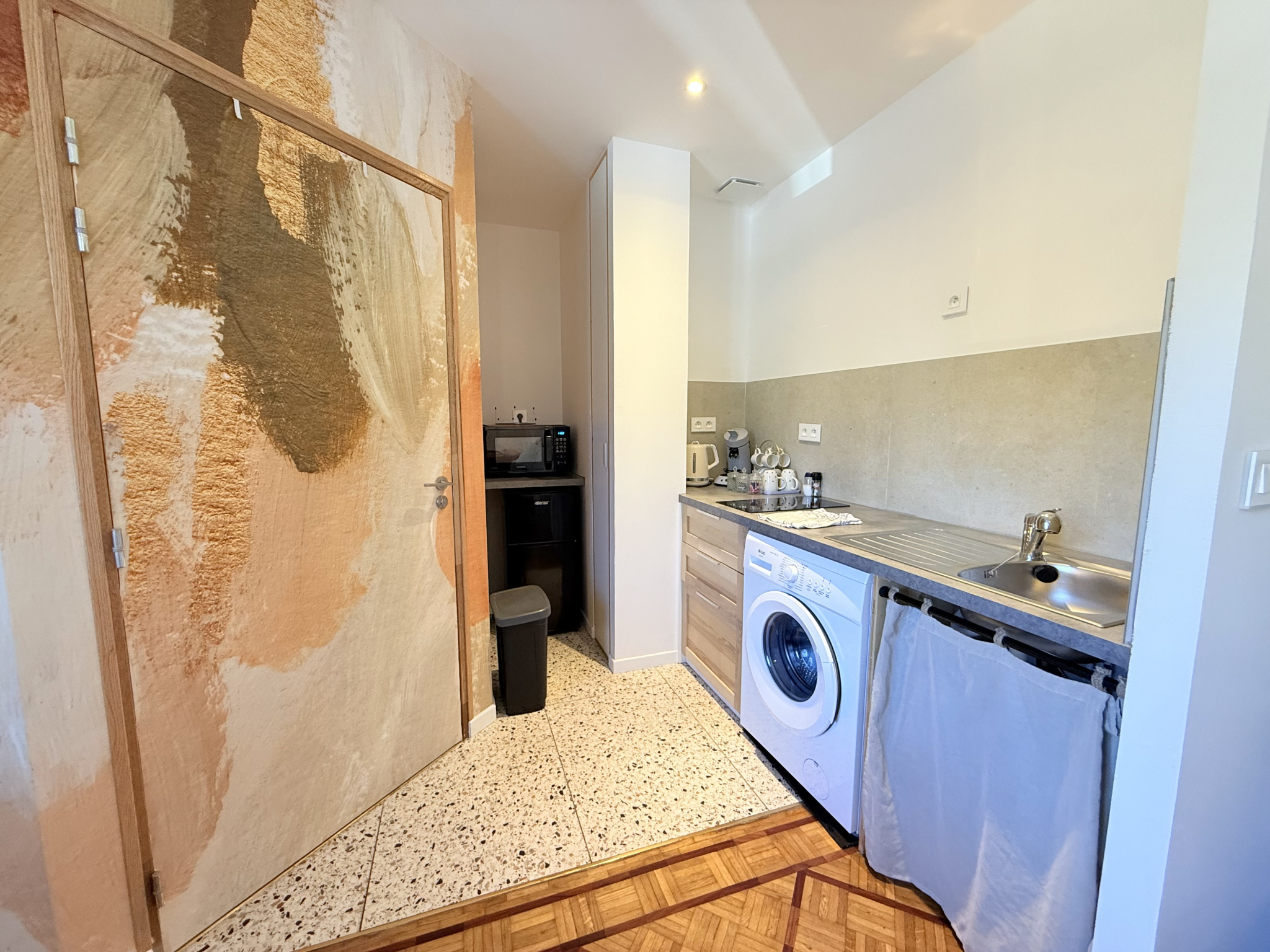 (73) SAINT-JEAN-DE-MAURIENNE - Rare Bâtiment centre - 2 T2 - Studio - Local commercial - Combles aménageables #16