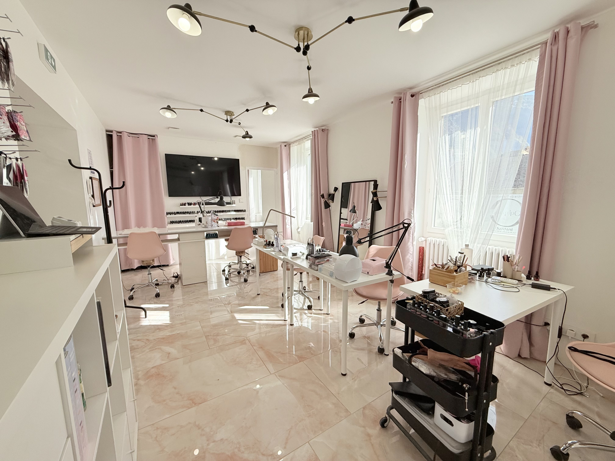 (73) SAINT-JEAN-DE-MAURIENNE - Rare Bâtiment centre - 2 T2 - Studio - Local commercial - Combles aménageables #2