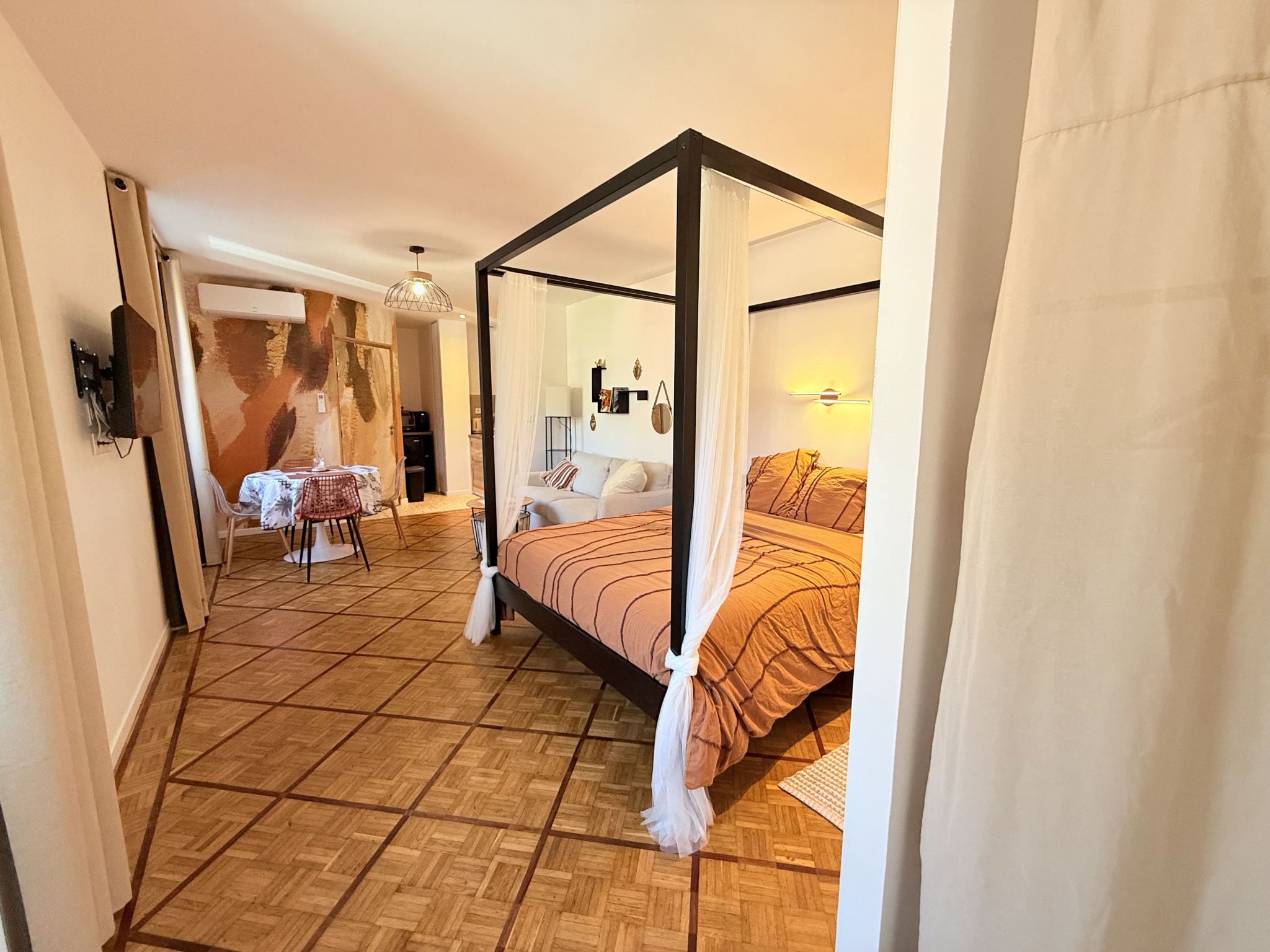 (73) SAINT-JEAN-DE-MAURIENNE - Rare Bâtiment centre - 2 T2 - Studio - Local commercial - Combles aménageables #23