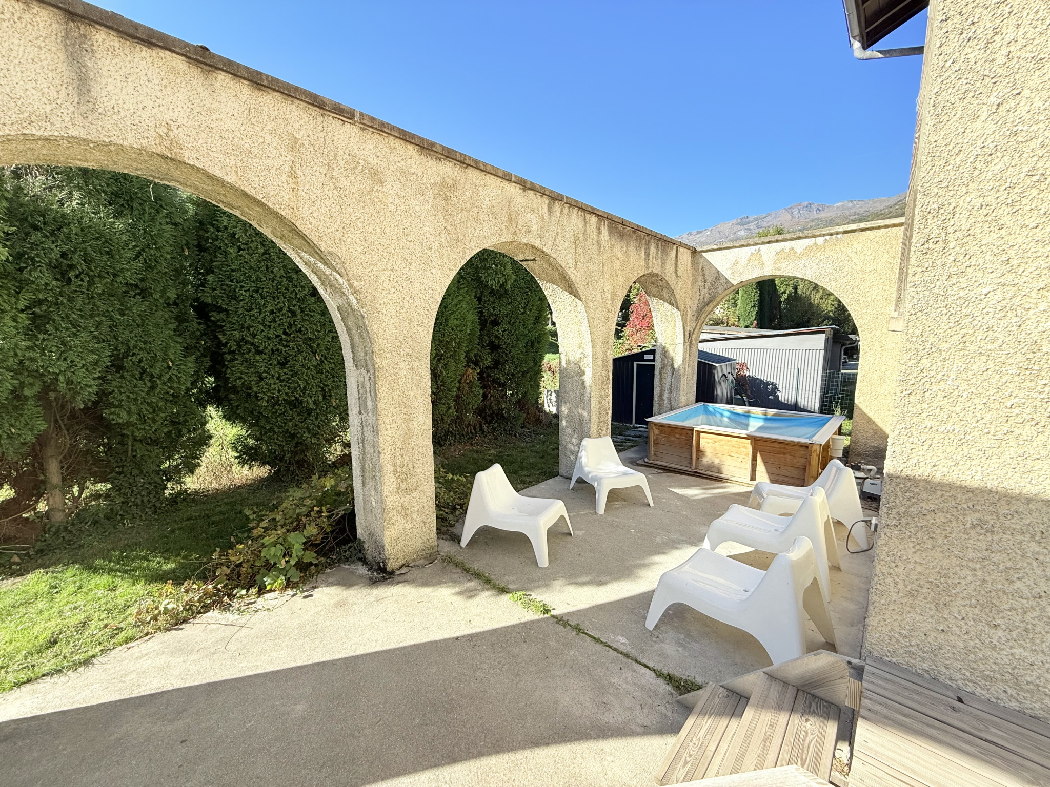 (73) SAINT-JEAN-DE-MAURIENNE - Rare Bâtiment centre - 2 T2 - Studio - Local commercial - Combles aménageables #6