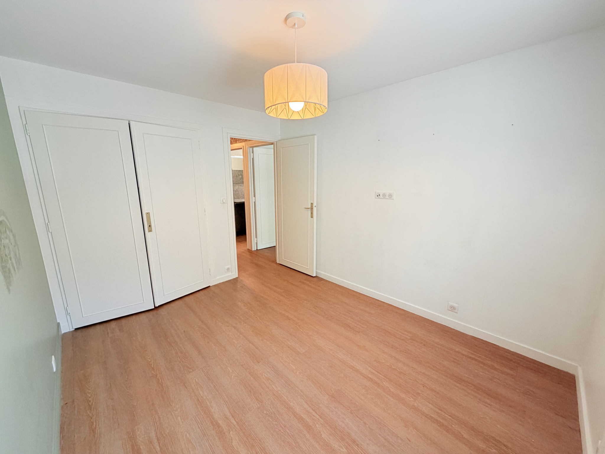 (73) SAINT-JEAN-DE-MAURIENNE - T4 rénové en 2020 - Grande terrasse - Garage - Place privée #12