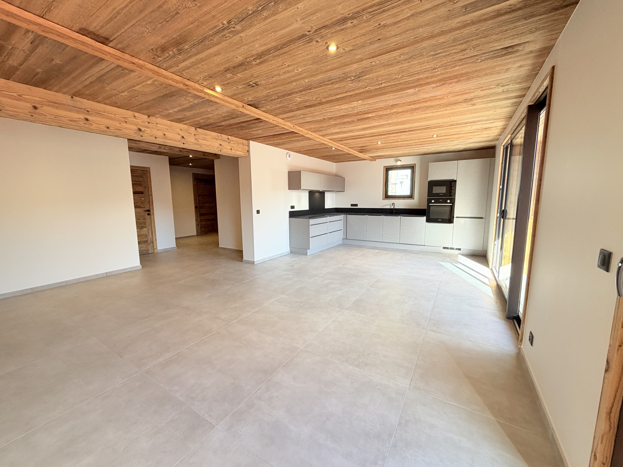 (73) SAINT-SORLIN-D'ARVES - Appartement NEUF - T4  - Hyper centre - Balcon - casier à ski chauffé & Garage #1