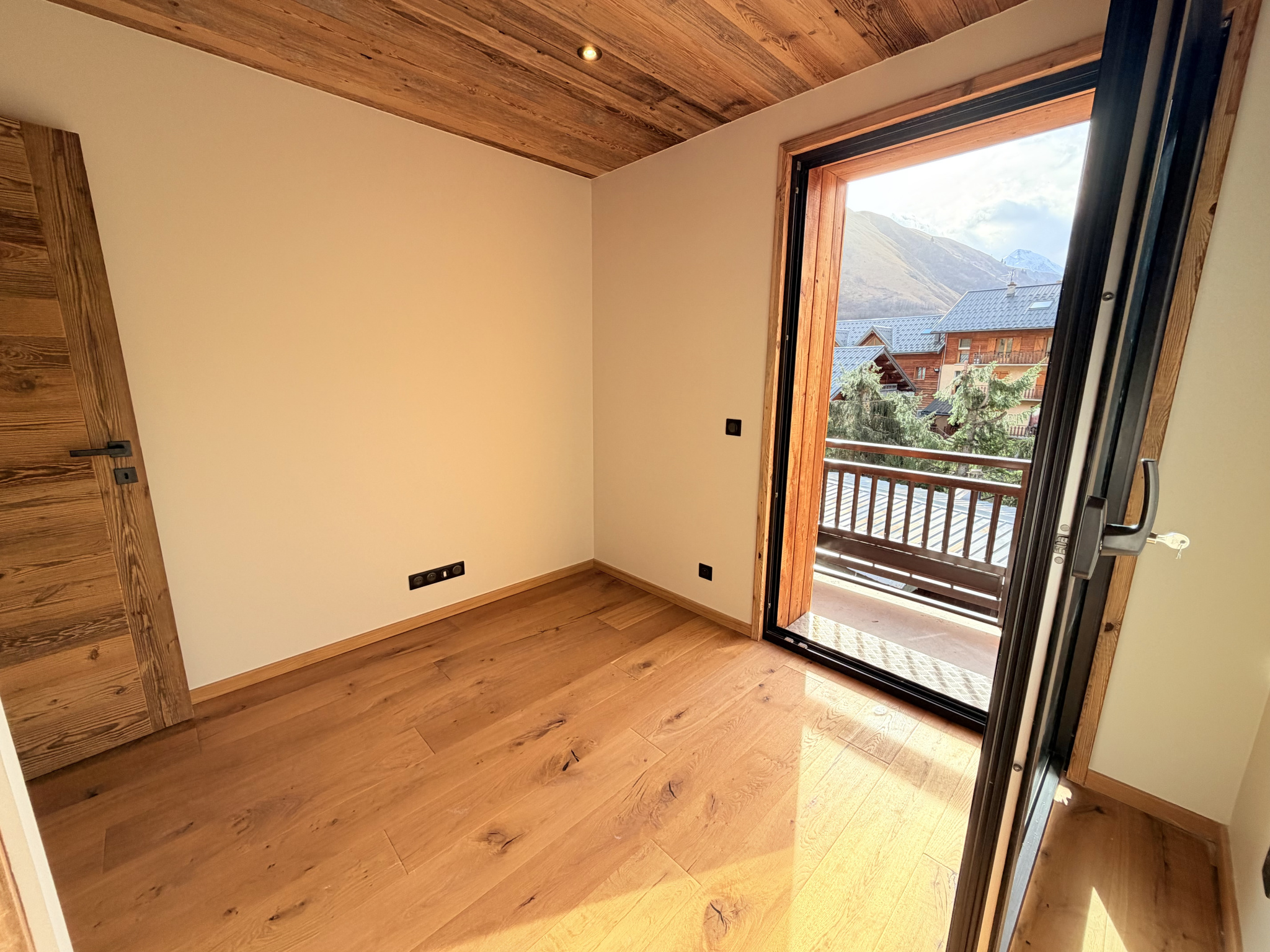 (73) SAINT-SORLIN-D'ARVES - Appartement NEUF - T4  - Hyper centre - Balcon - casier à ski chauffé & Garage #6