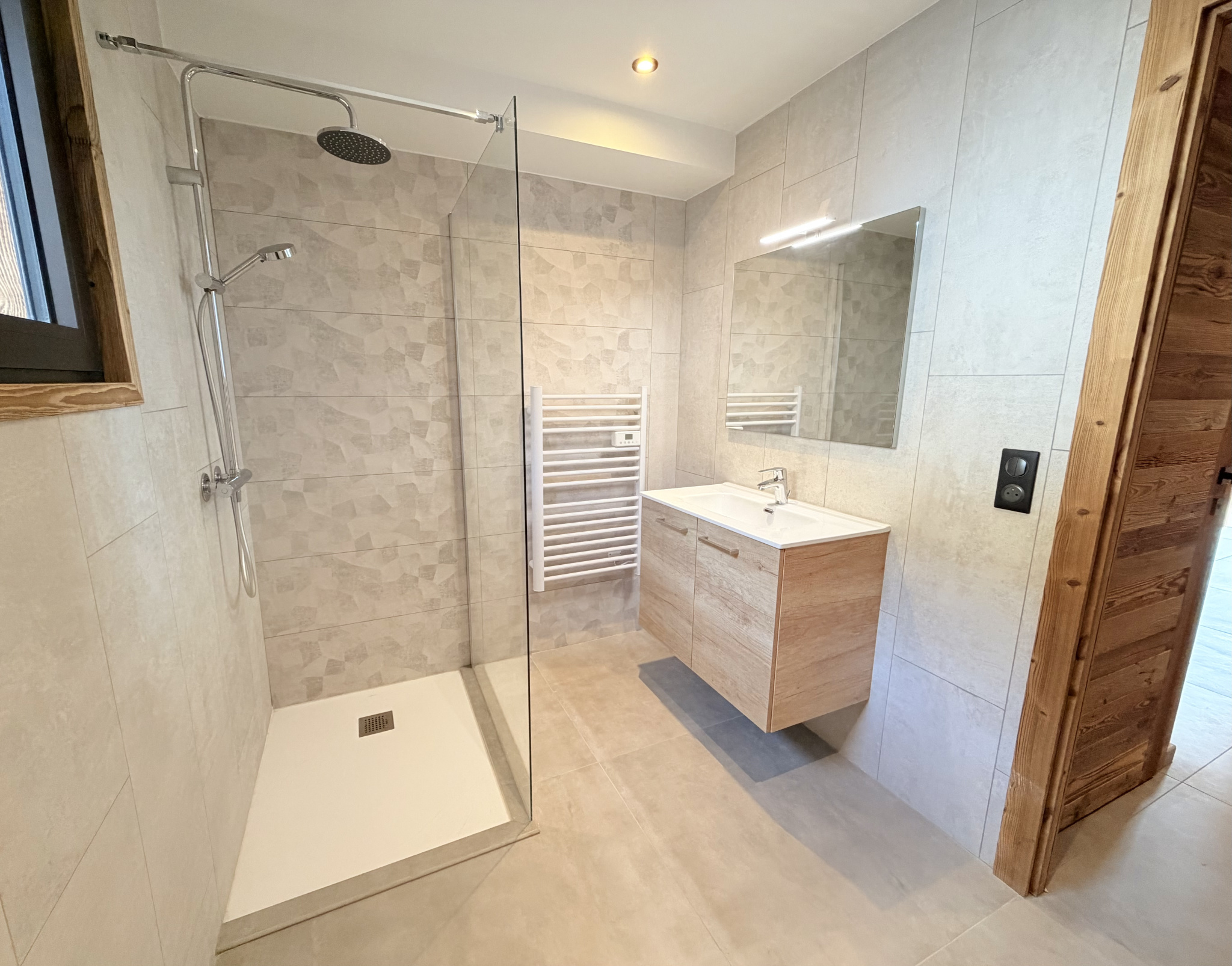 (73) SAINT-SORLIN-D'ARVES - Appartement NEUF - T4  - Hyper centre - Balcon - casier à ski chauffé & Garage #4