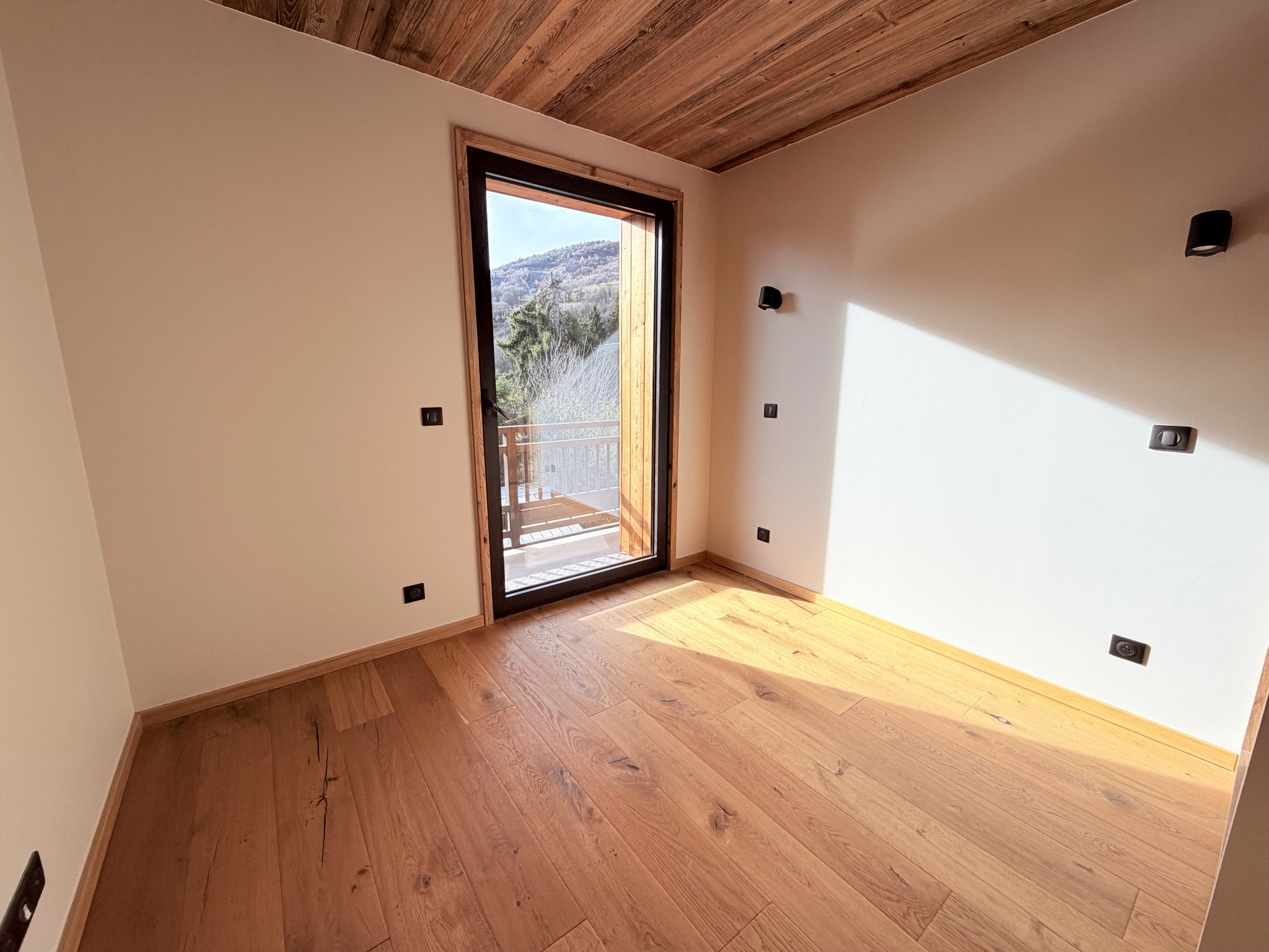 (73) SAINT-SORLIN-D'ARVES - Appartement NEUF - T4  - Hyper centre - Balcon - casier à ski chauffé & Garage #3