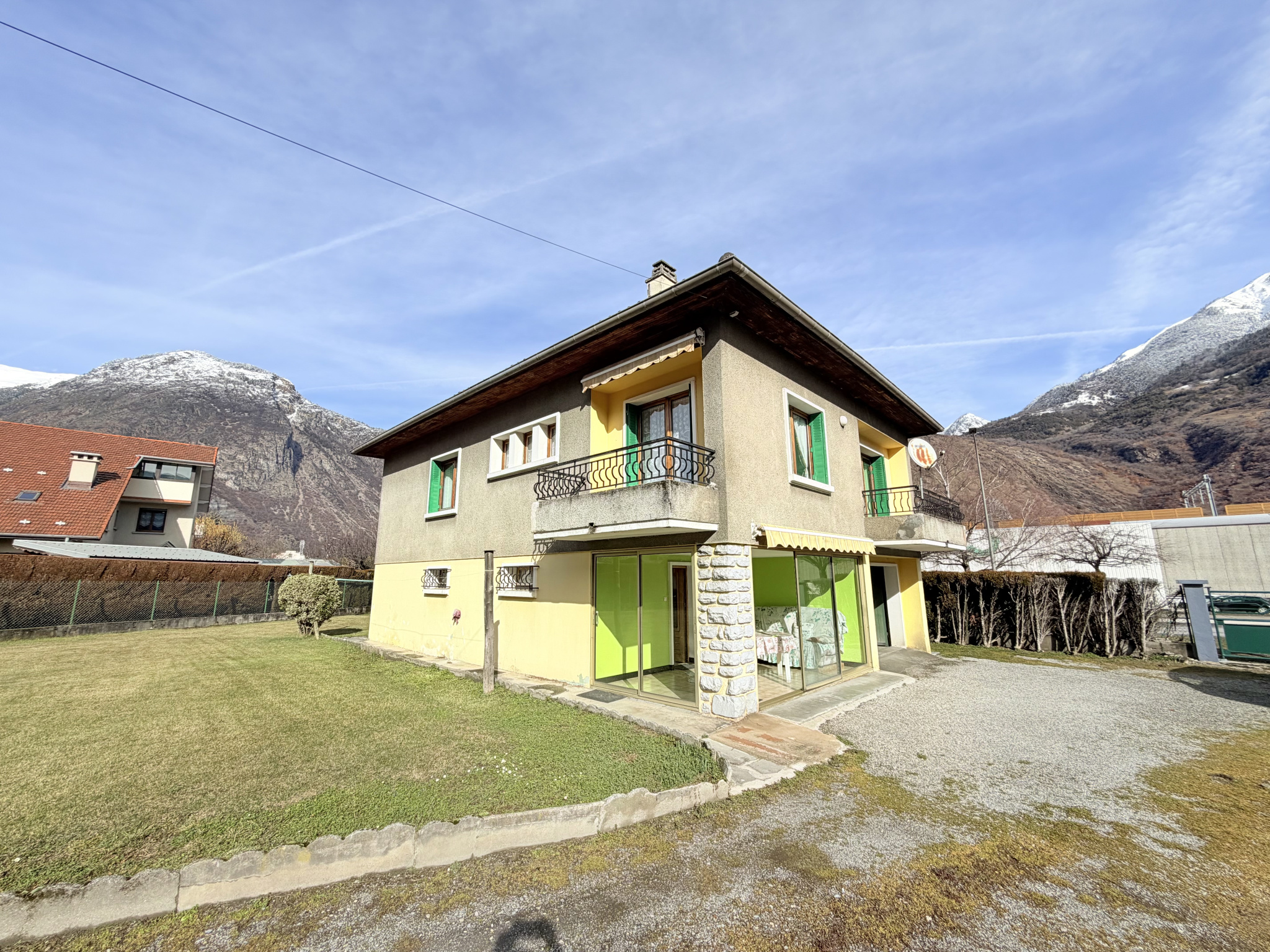 (73) SAINT-JEAN DE MAURIENNE - Maison fort potentiel - Emplacement stratégique #6