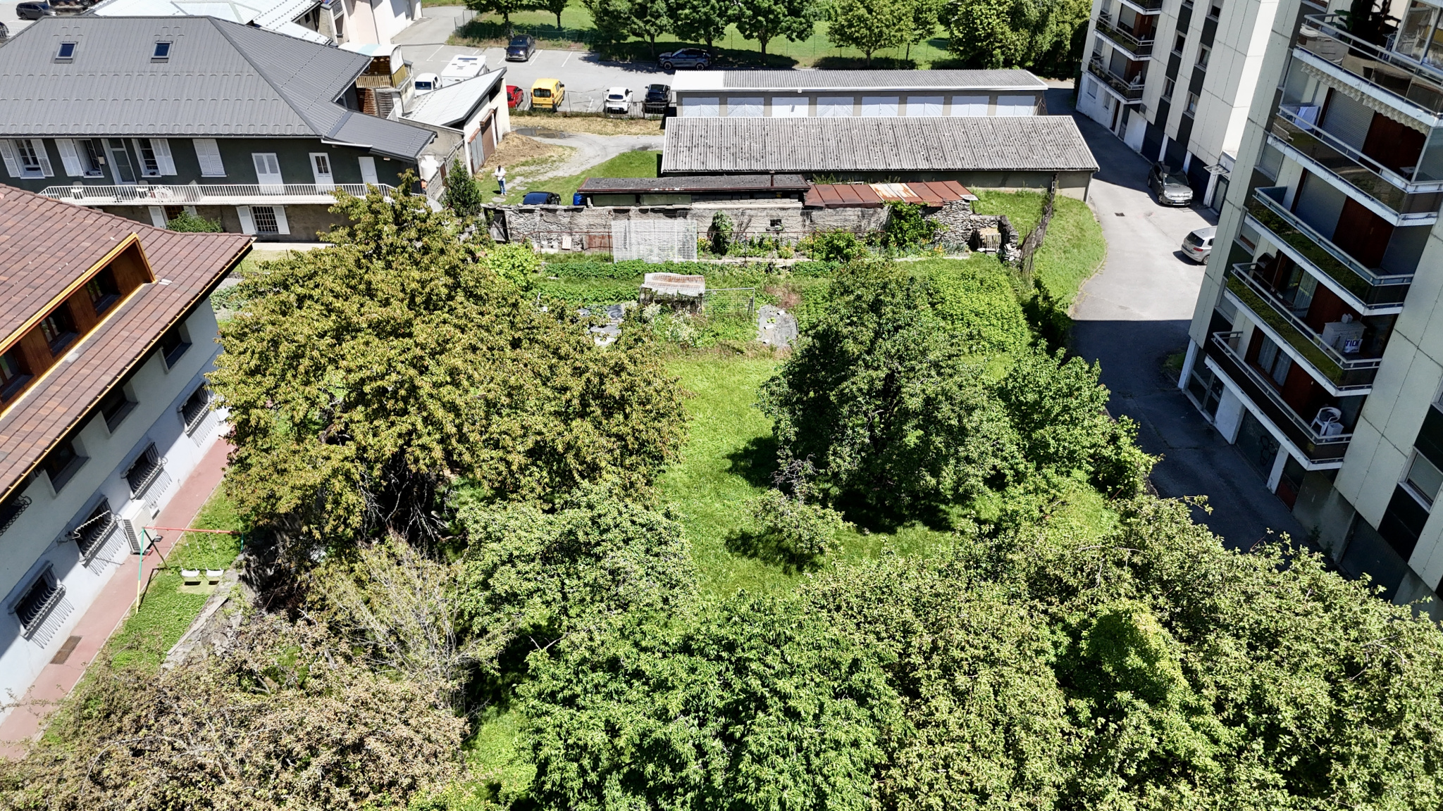 À VENDRE   EXCLUSIVITÉ  (73) SAINT-JEAN-DE-MAURIENNE   TERRAIN CONSTRUCTIBLE 1 425 m2   EMPLACEMENT RARE EN CE #2