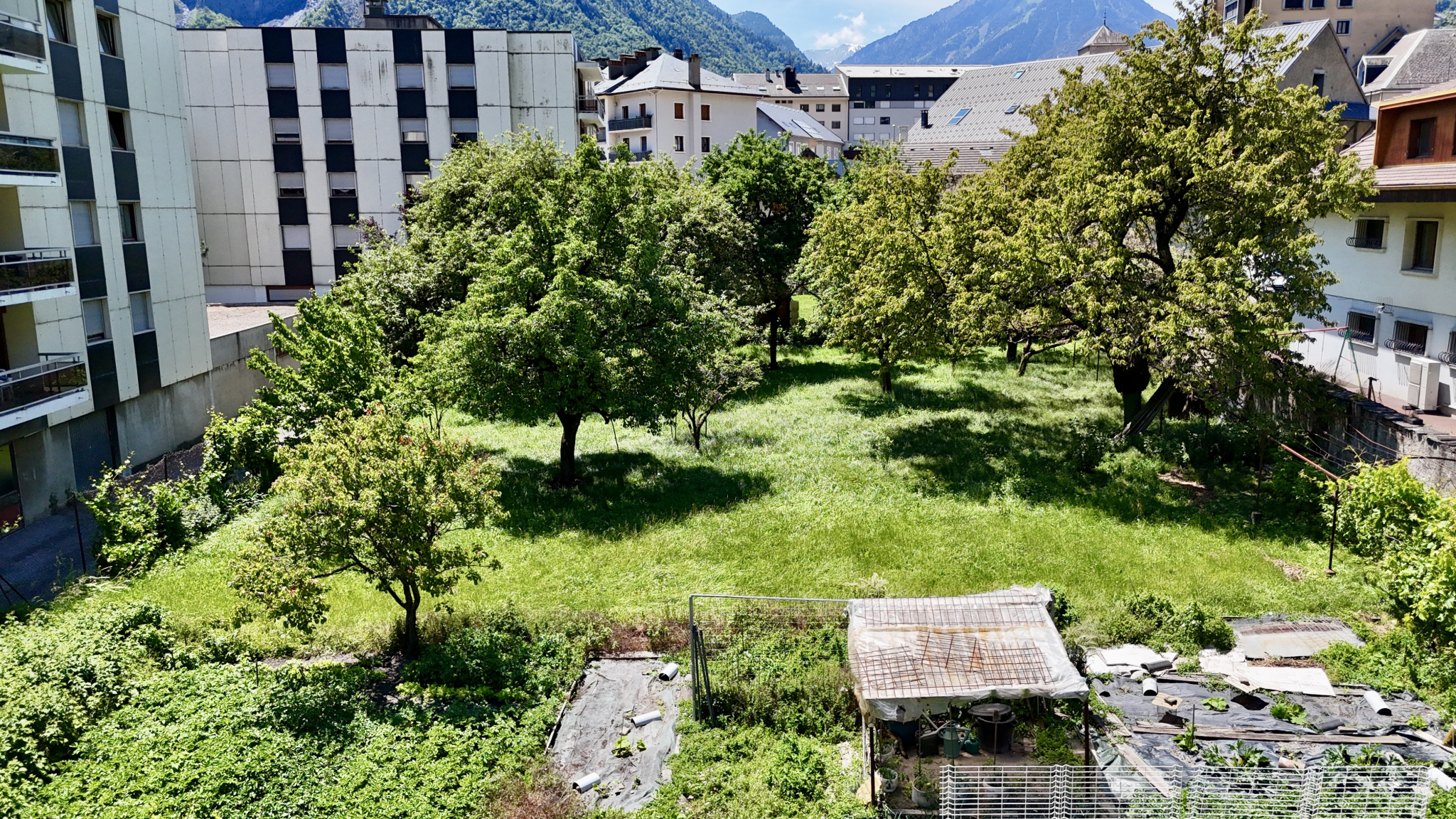 À VENDRE   EXCLUSIVITÉ  (73) SAINT-JEAN-DE-MAURIENNE   TERRAIN CONSTRUCTIBLE 1 425 m2   EMPLACEMENT RARE EN CE #16